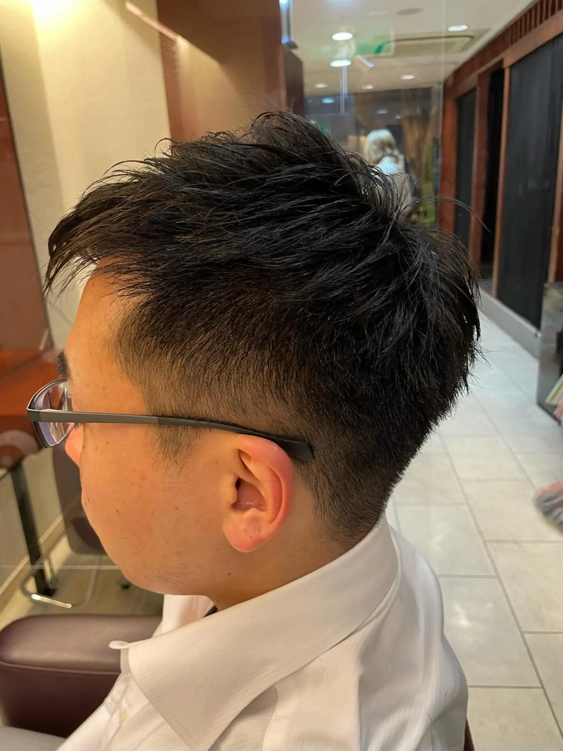 ショート こすげひろと カラー講師のヘアスタイル