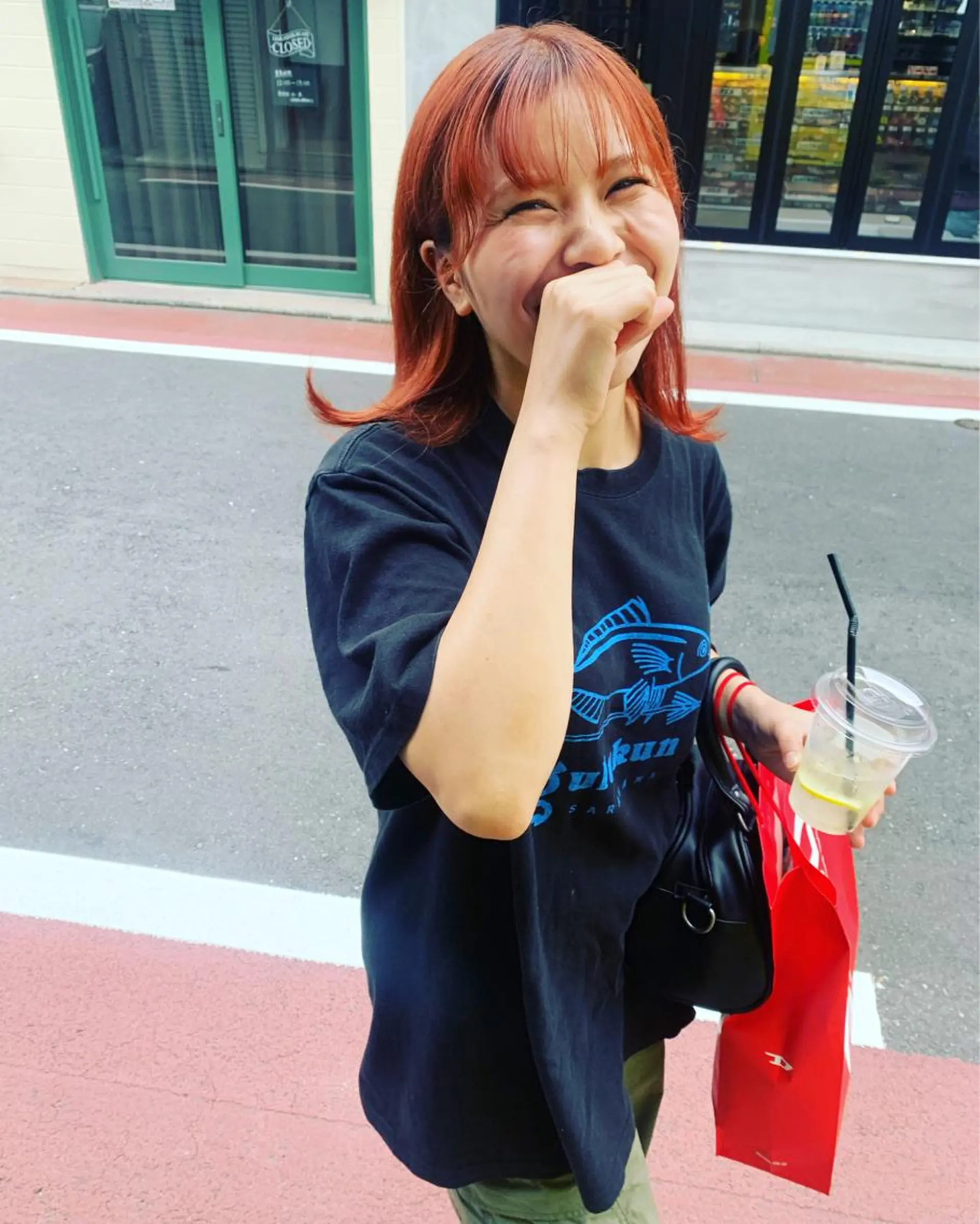 カラー ブリーチ オレンジ Fuuu《フゥ》所属・シノザキ シンゴのヘアスタイル