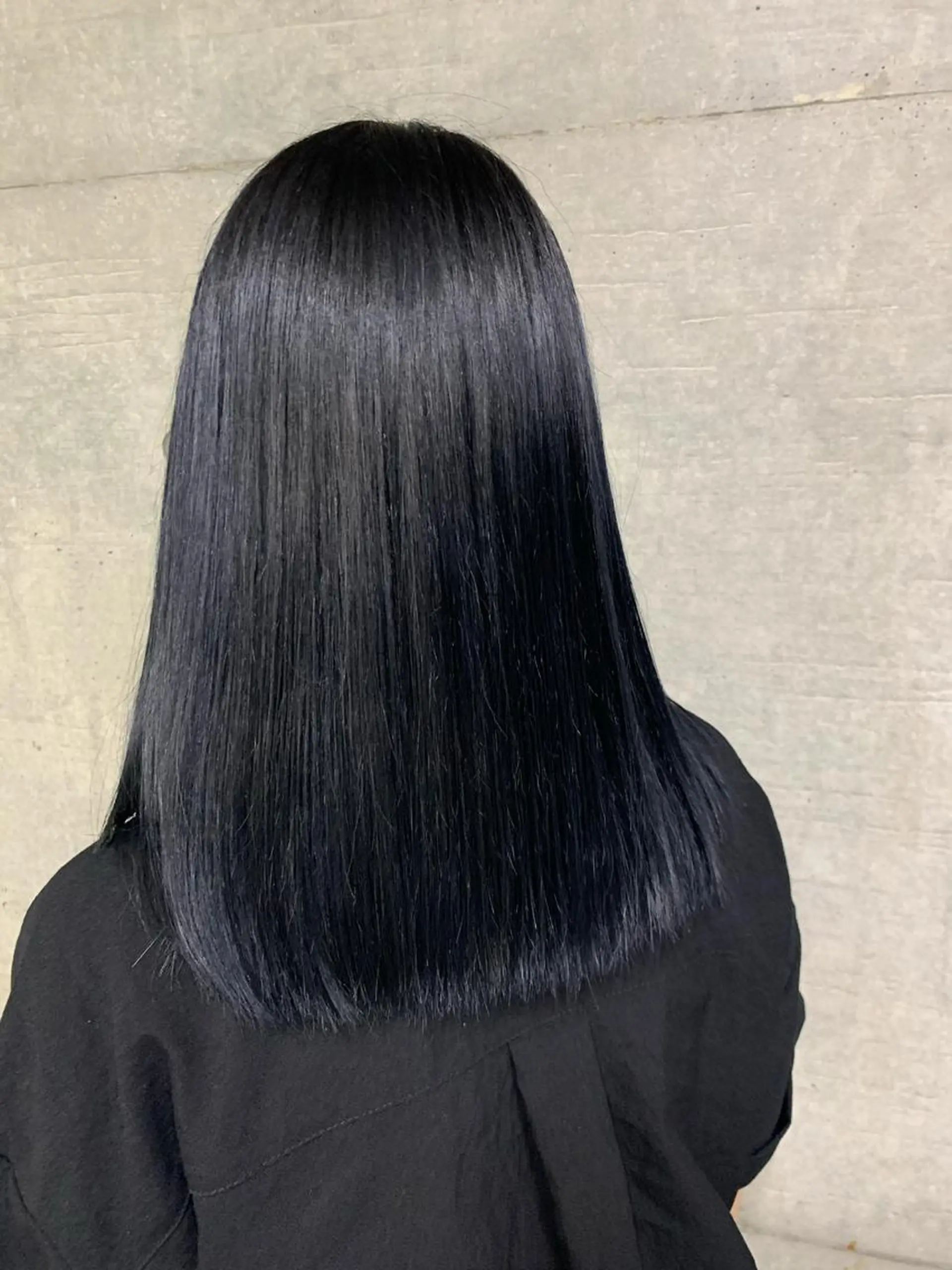 セミロング カラー メンズ ブルーカラー ネイビーカラー ヘアカラー トリートメント THE./ブリーチ 透感カラー/髪質改善のヘアスタイル