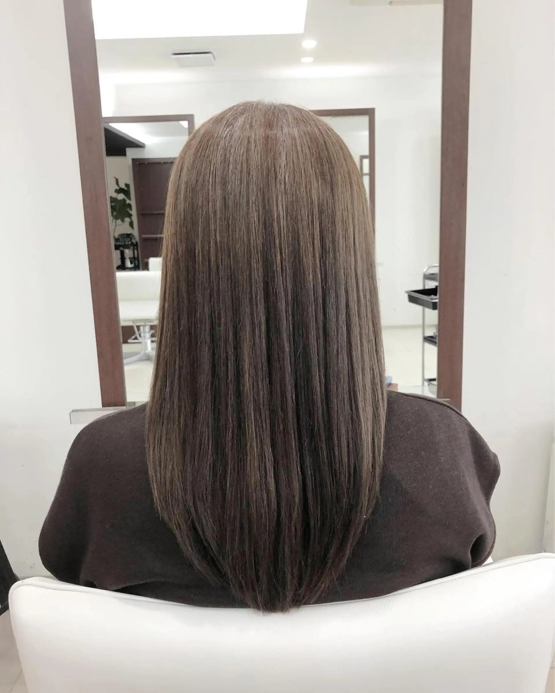 ロング 小林 伊織のヘアスタイル