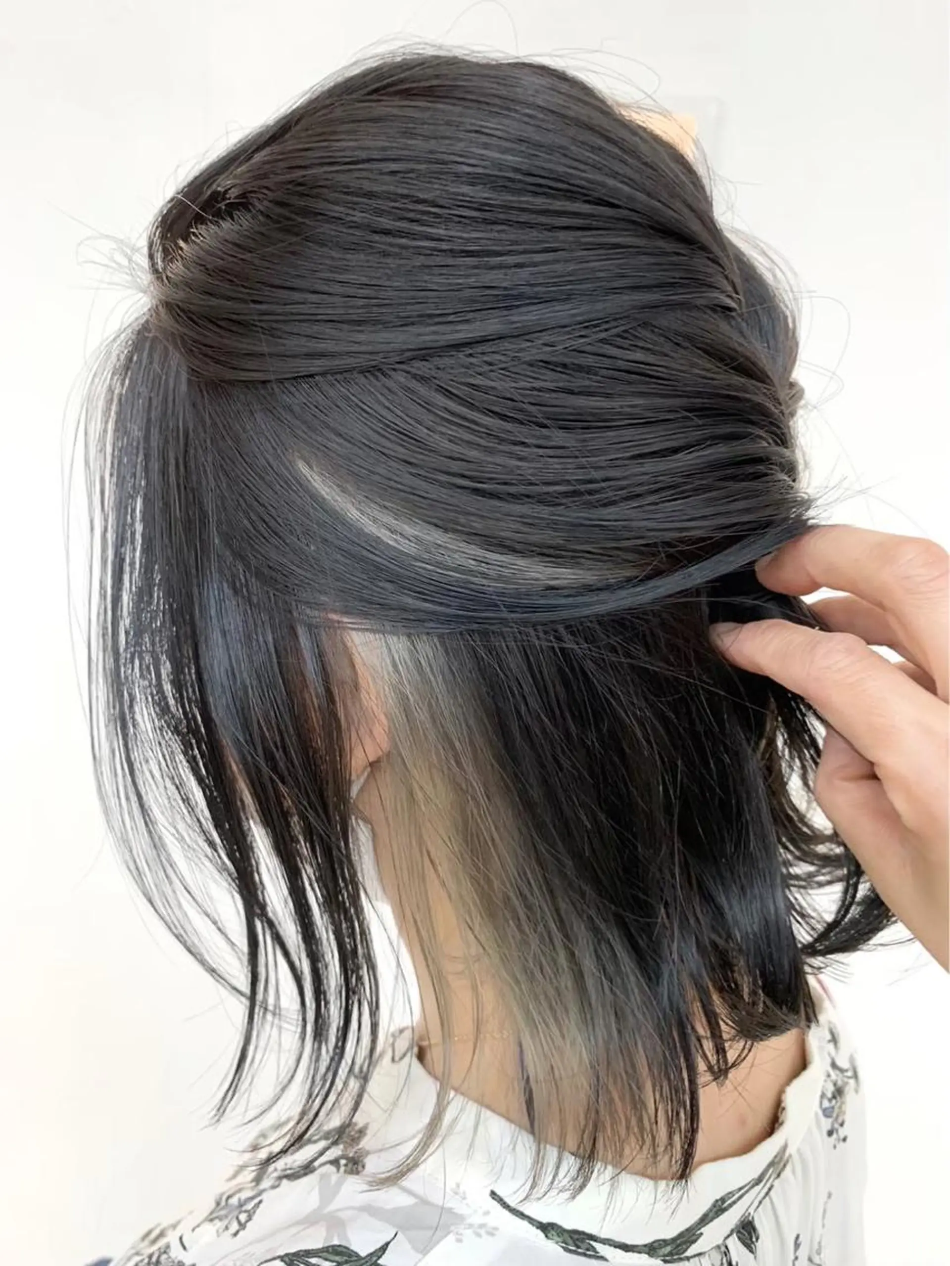 セミロング ⭐️レイヤーカット 大人気　三澤康司⭐️のヘアスタイル