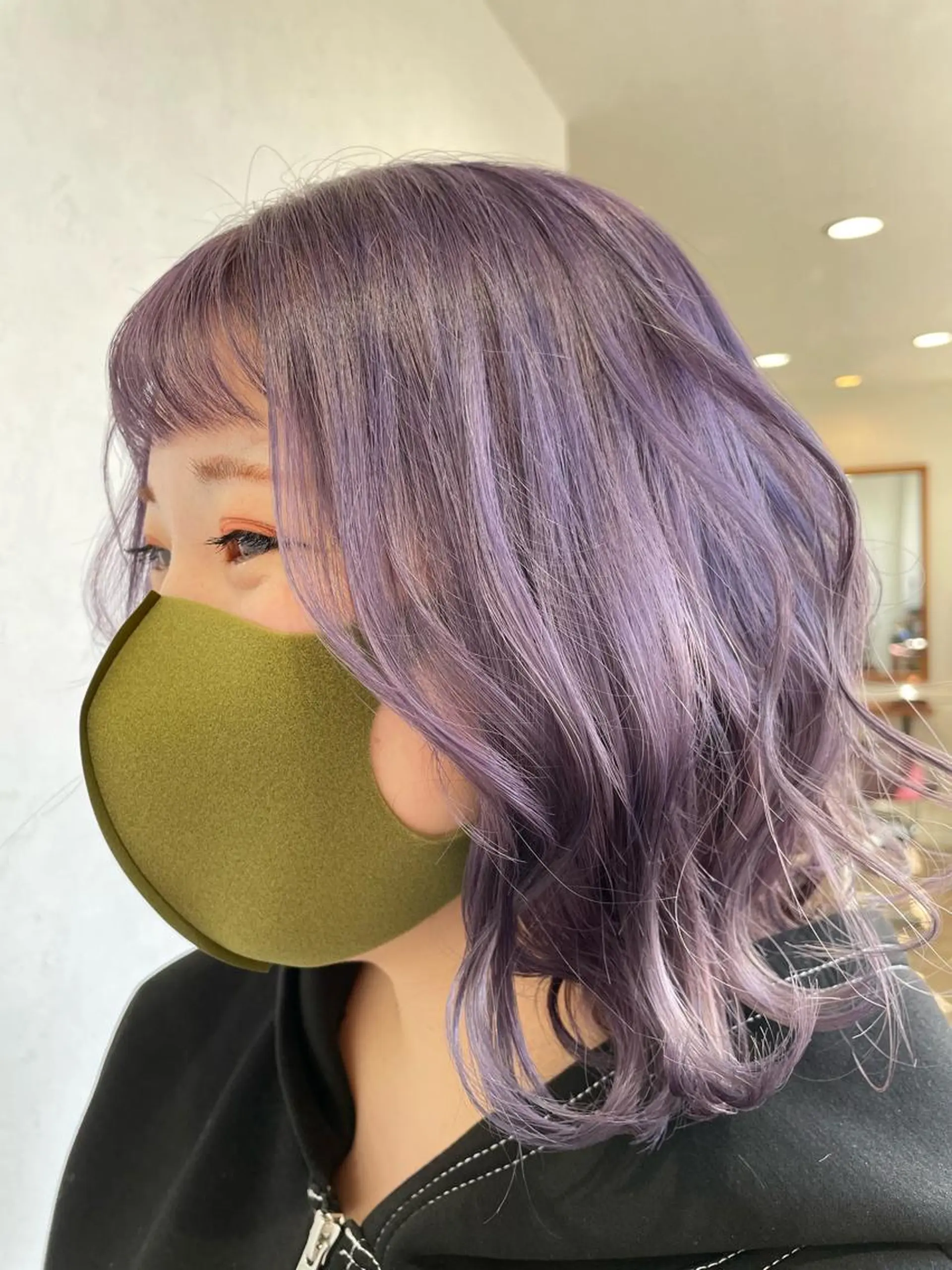 ミディアム カラー 塩崎 明菜のヘアスタイル