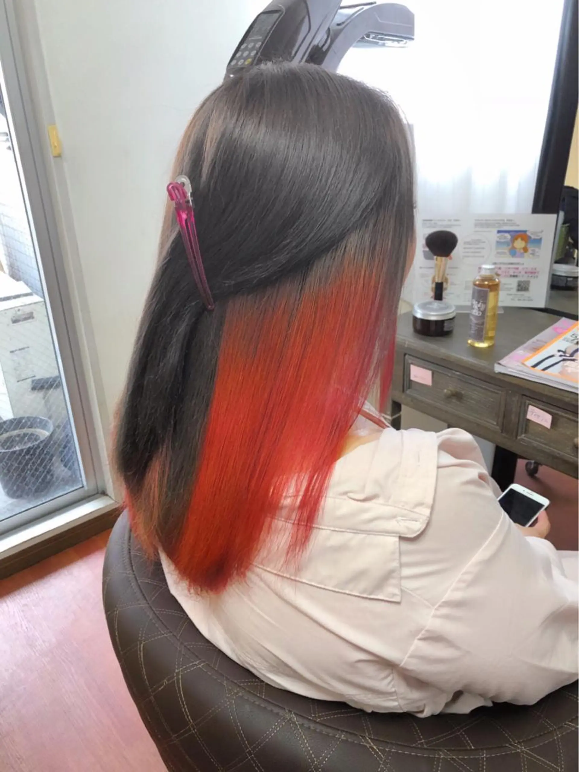 セミロング カラー ブリーチ インナーカラー ピンクカラー 是枝 さくらのヘアスタイル