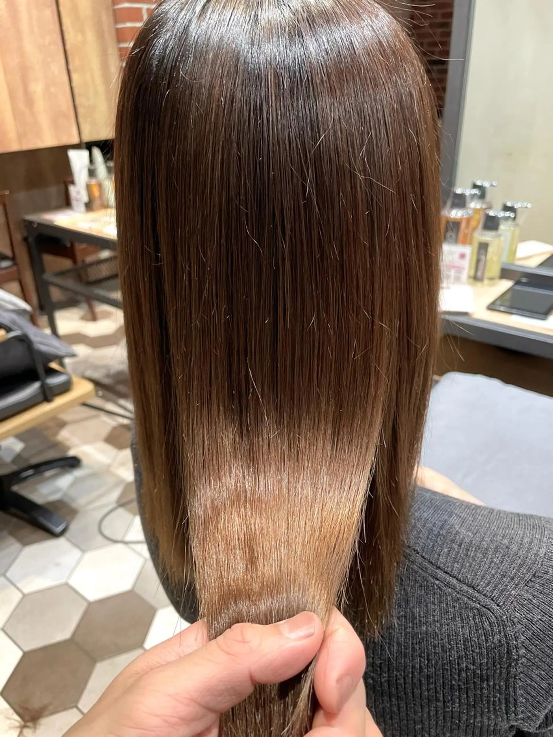 セミロング カラー 髪質改善 縮毛矯正 カット ヘアカラー 縮毛矯正 トリートメント 縞田 健一のヘアスタイル