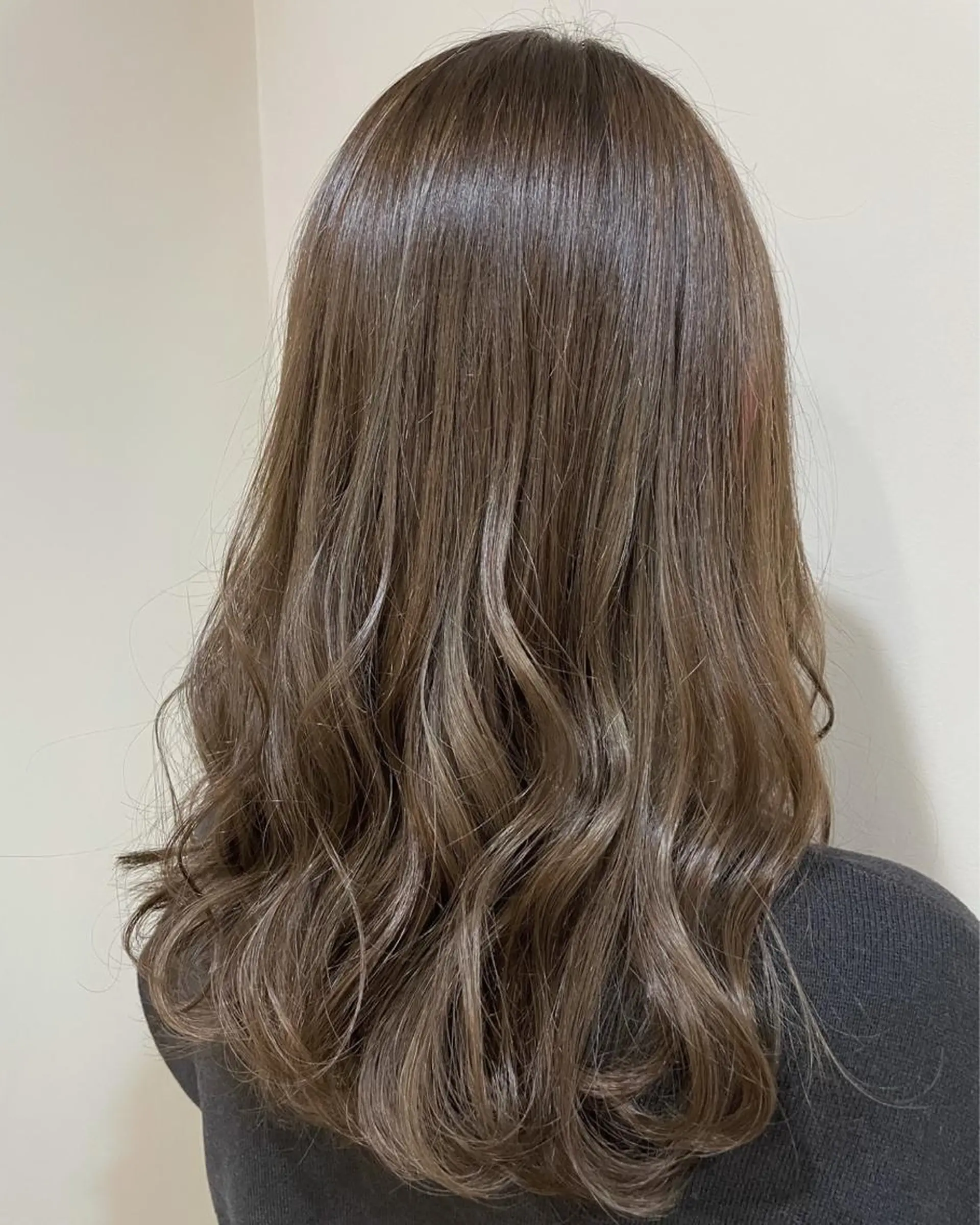 セミロング ハイライト ✨美髪サラ艶トレンド 橋柿 実紀✨のヘアスタイル