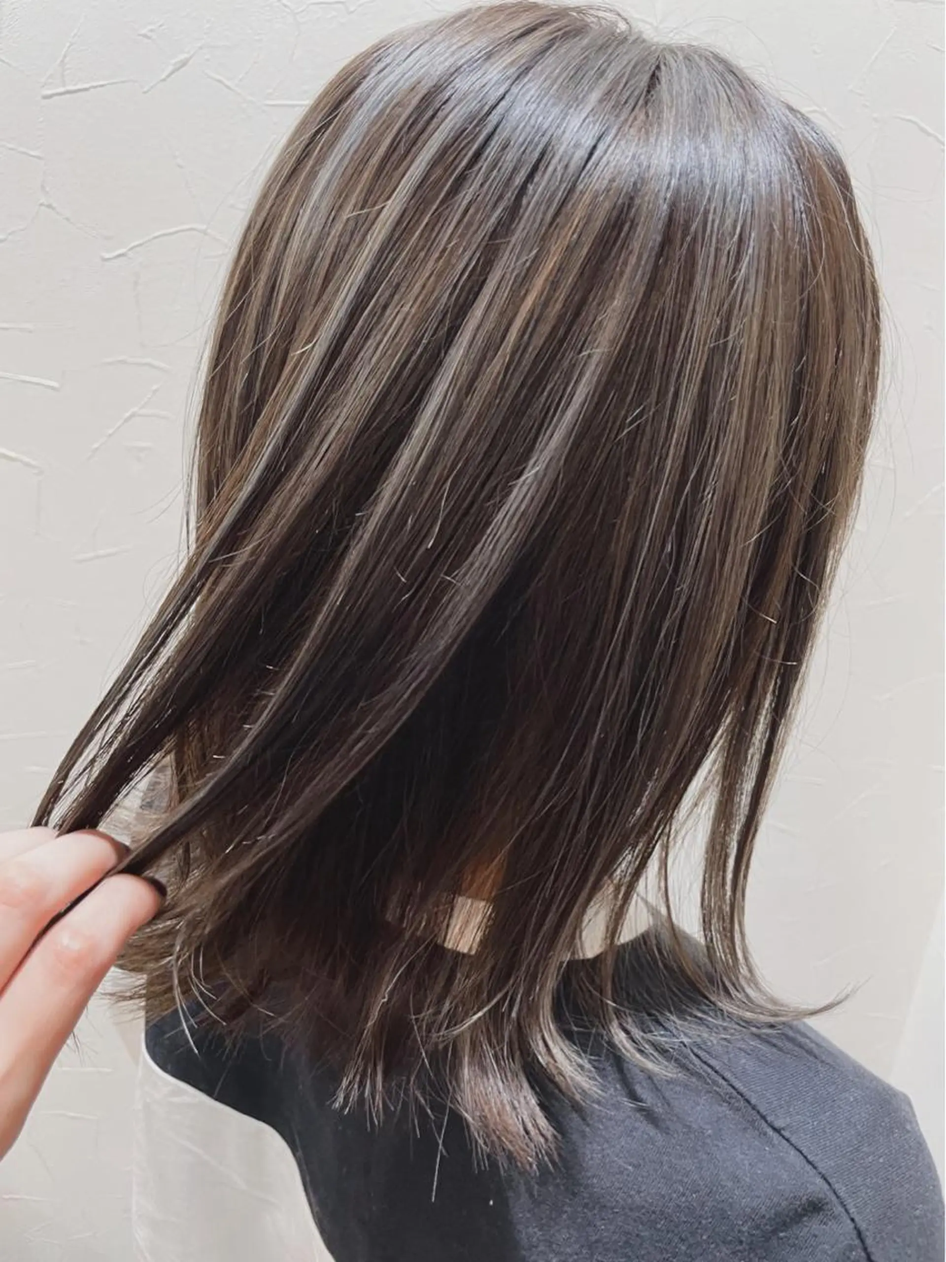 ミディアム カラー 透明感カラー デザインカラー グレージュ ハイライトカラー ハイライト ARISA🦋推し・ アニメカラー/派手髪のヘアスタイル