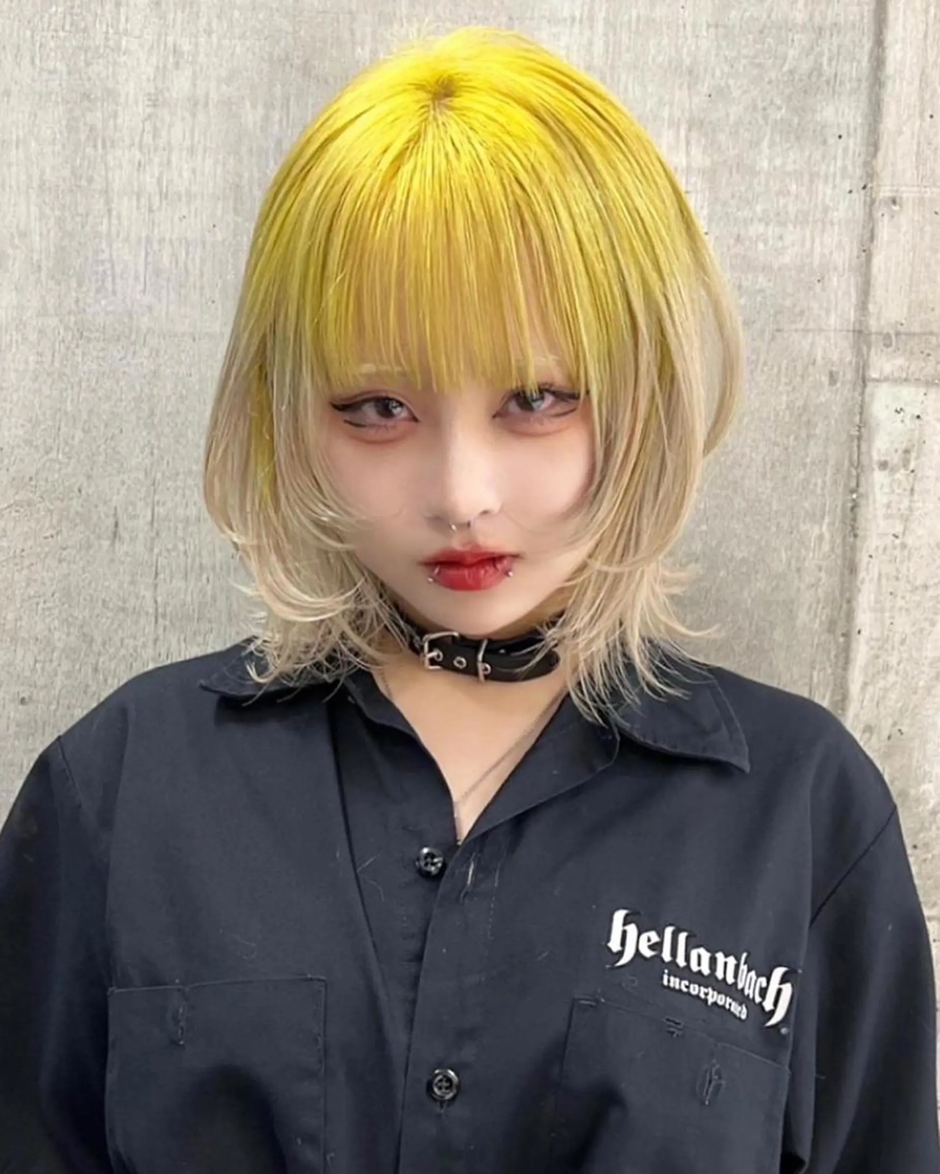 ショート カラー ブリーチ ケアブリーチ デザインカラー ハイトーンカラー ウルフカット ヘアカラー トリートメント ヘアセット Null 表参道のヘアスタイル