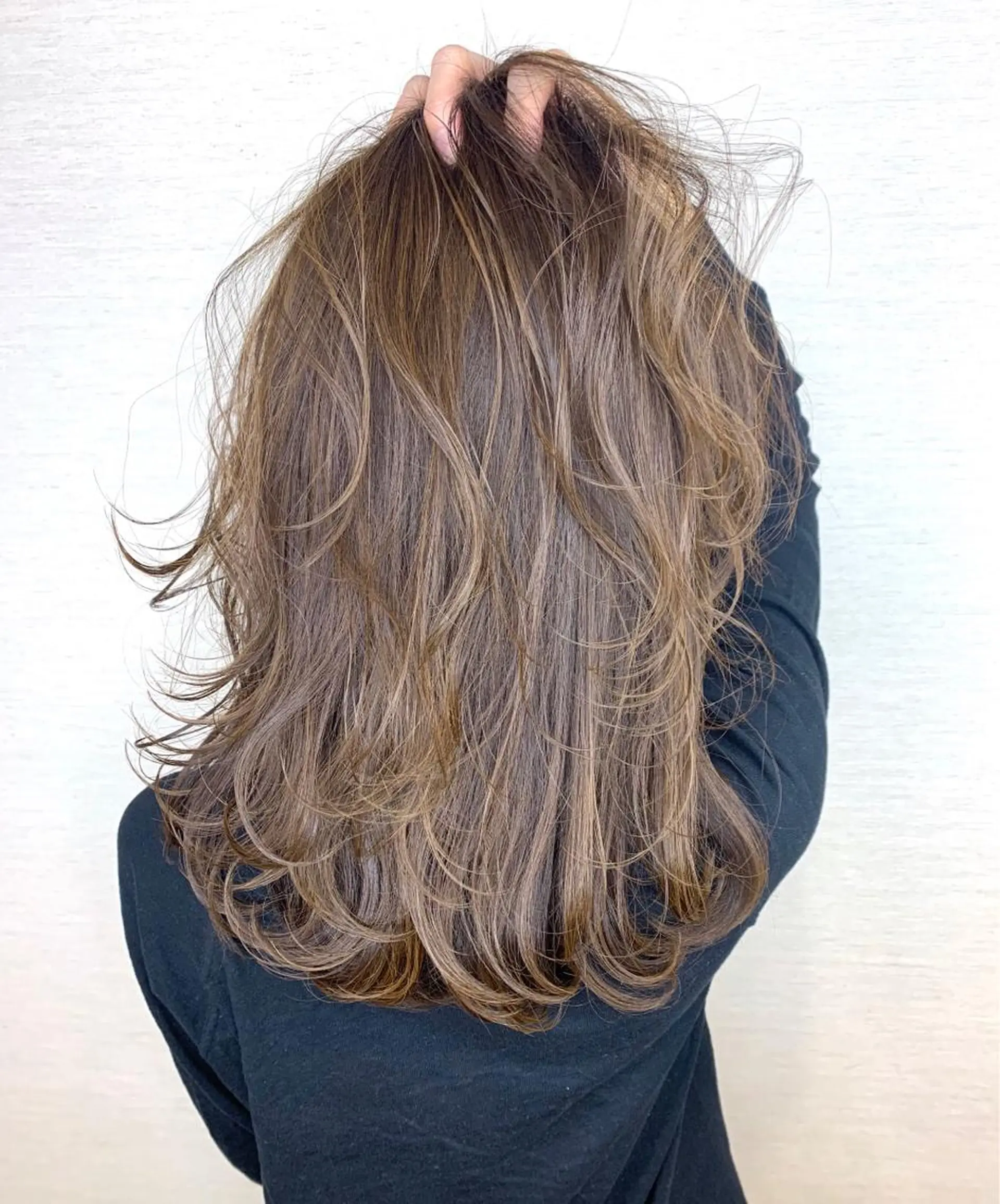 セミロング カラー ベージュカラー ハイライトカラー ハイライト 韓国レイヤーカット/ ダブルカラーのヘアスタイル