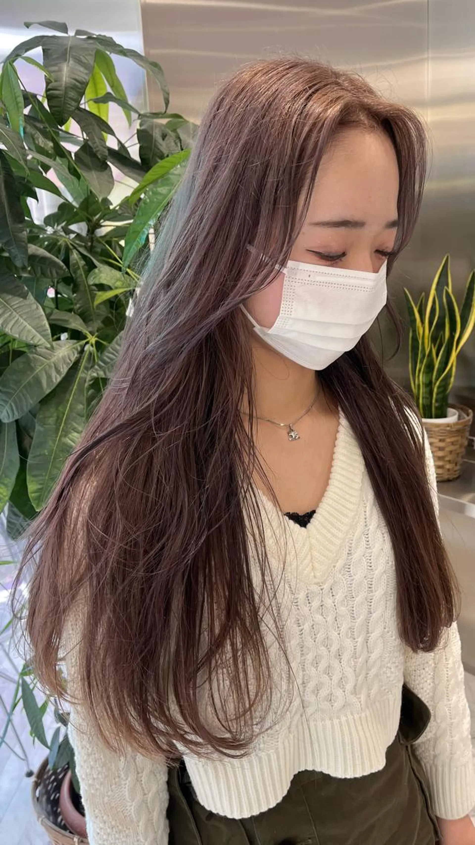 ロング カラー ネイル ベージュカラー ブリーチ 透明感カラー グレージュ ハイトーンカラー ヘアカラー mai🤍縮毛酸性ス トレート/アイリストのヘアスタイル