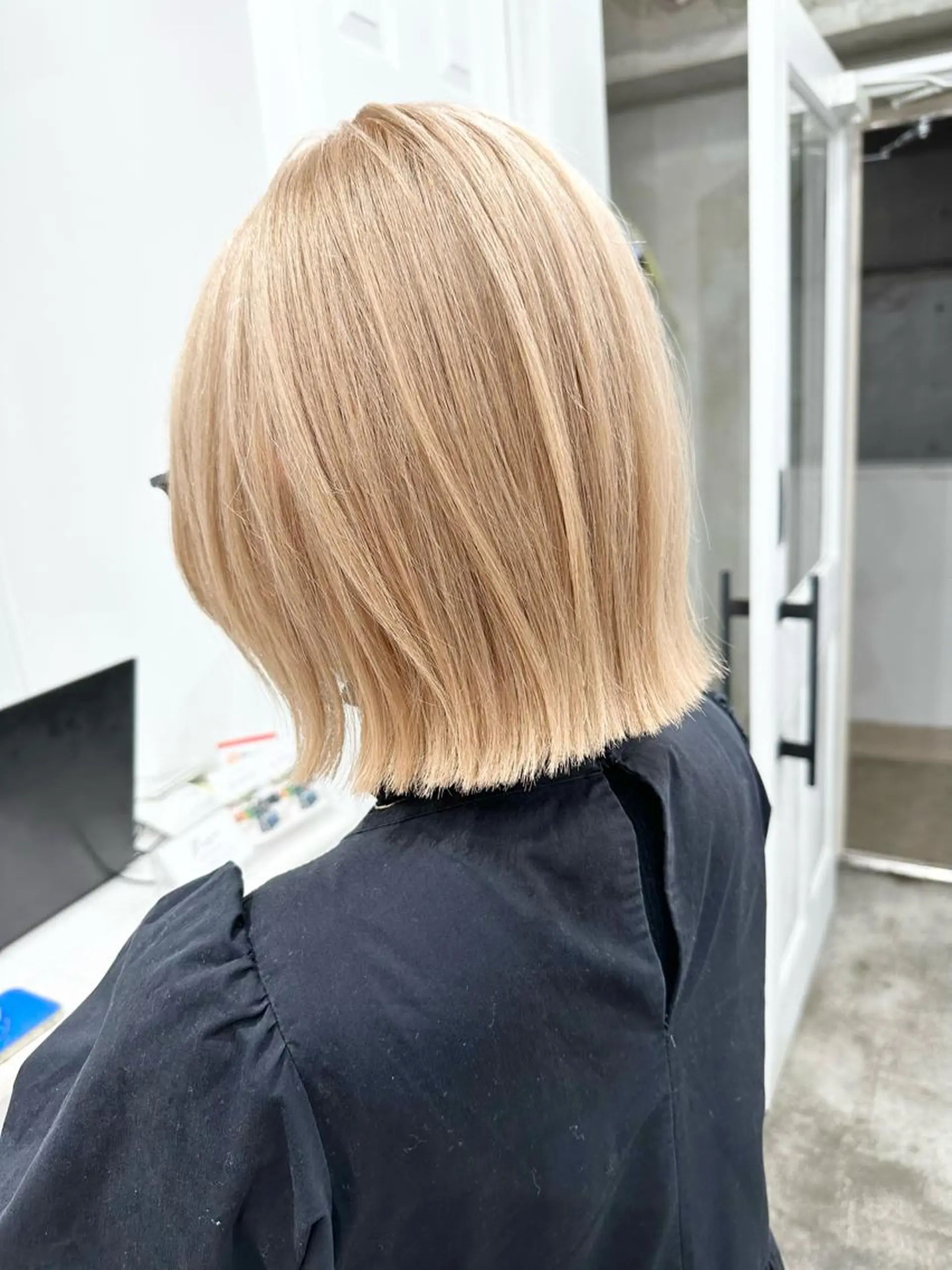 カラー ニシオカ タクヤのヘアスタイル