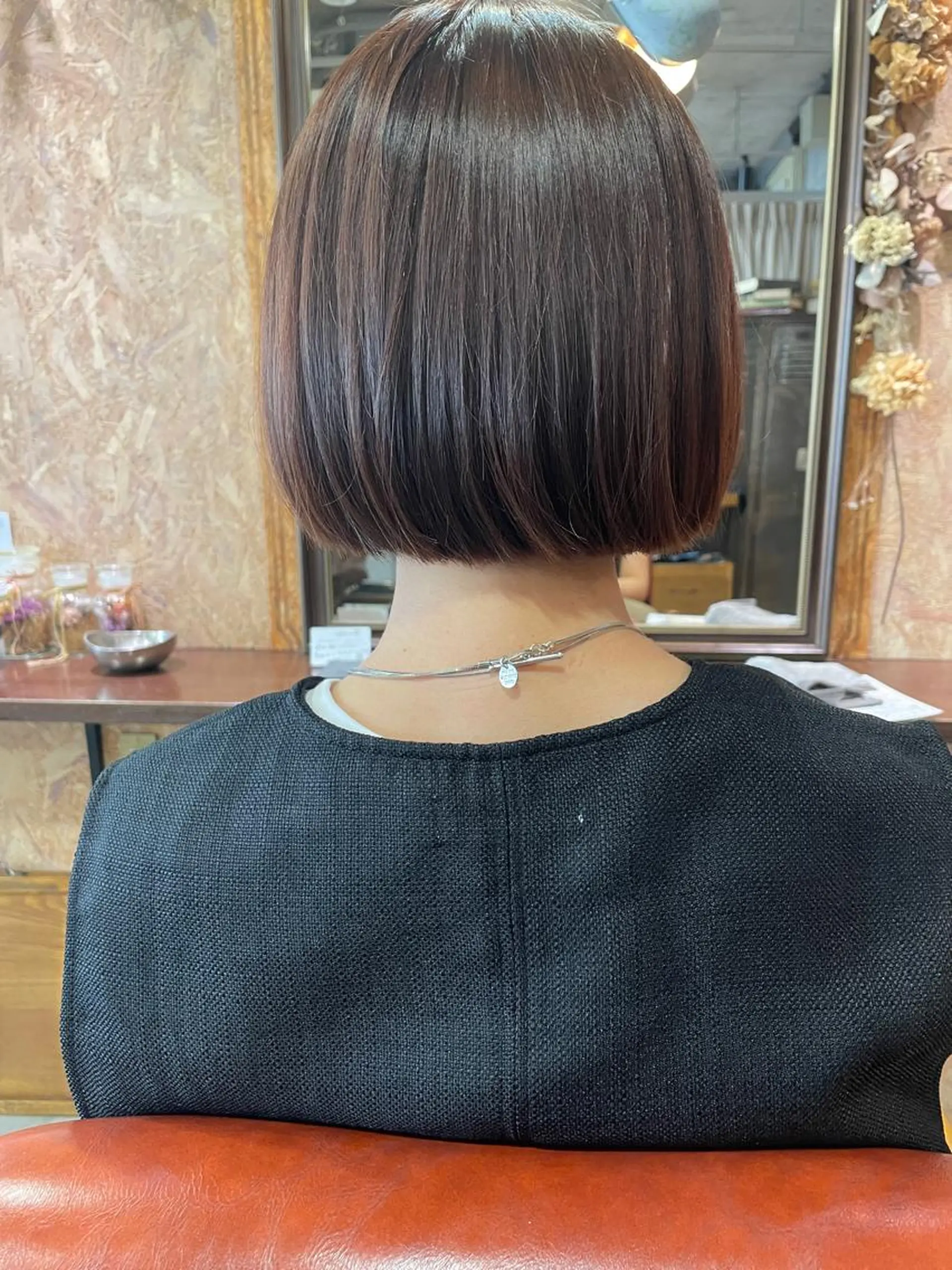 ショート ボブ カット ヘアカラー トリートメント さの あやねのヘアスタイル