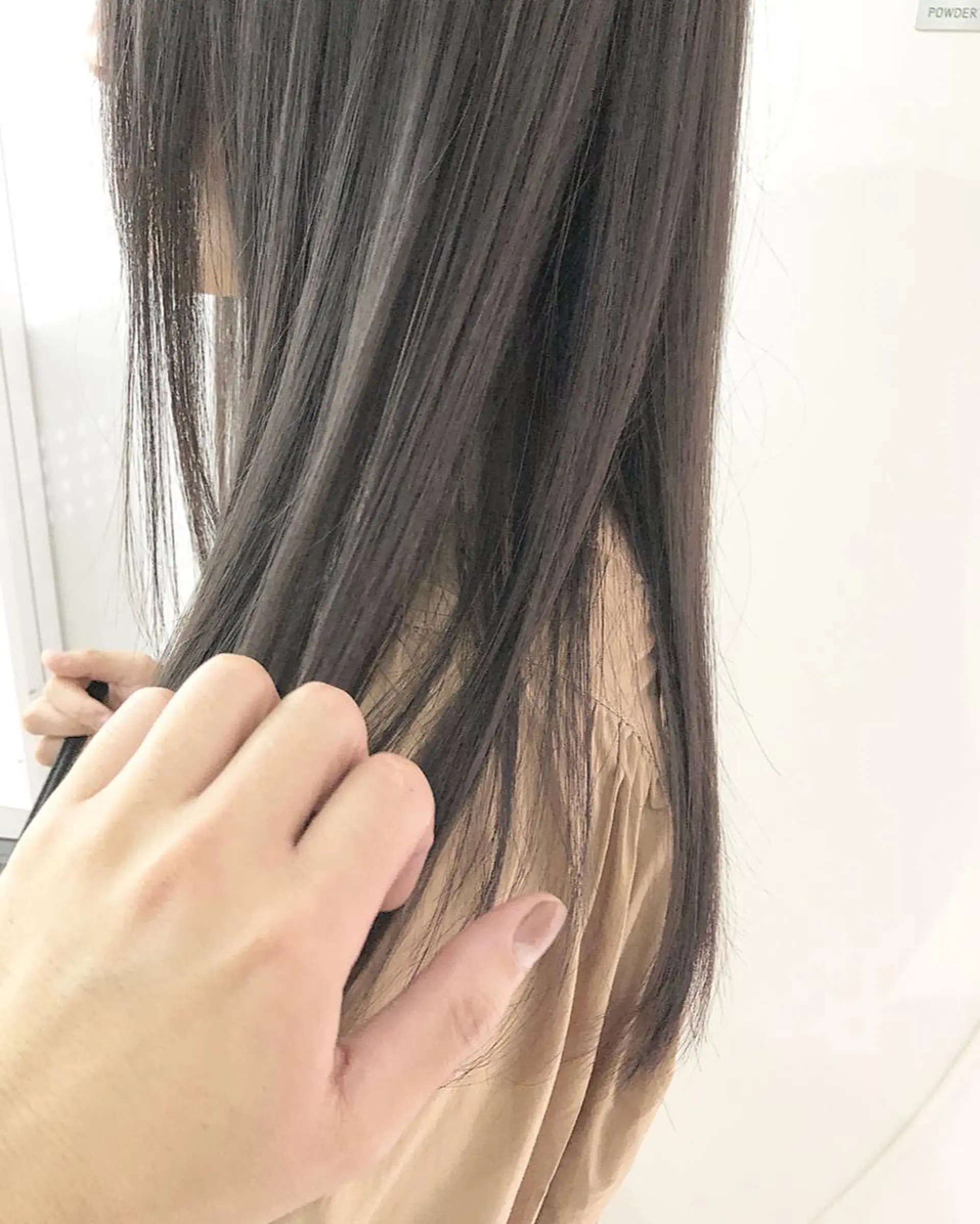 セミロング カラー グレージュ ハイトーンカラー ラベンダーカラー ラベンダーグレージュ ラベンダーグレー カット ヘアカラー トリートメント autre所属・大久保 ひでなりのヘアスタイル