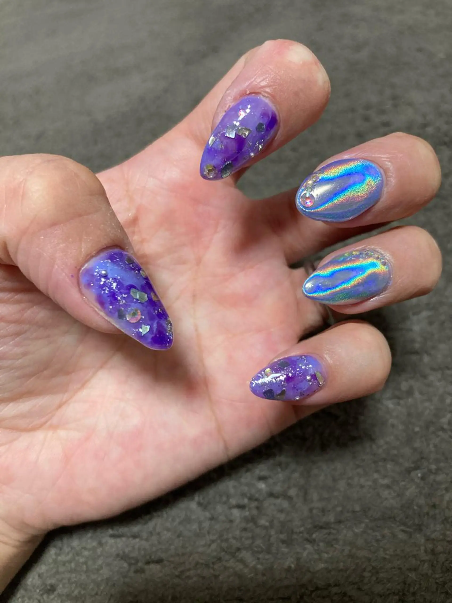 ネイル ECLAT エクラ所属・寺山 千鶴のネイルデザイン