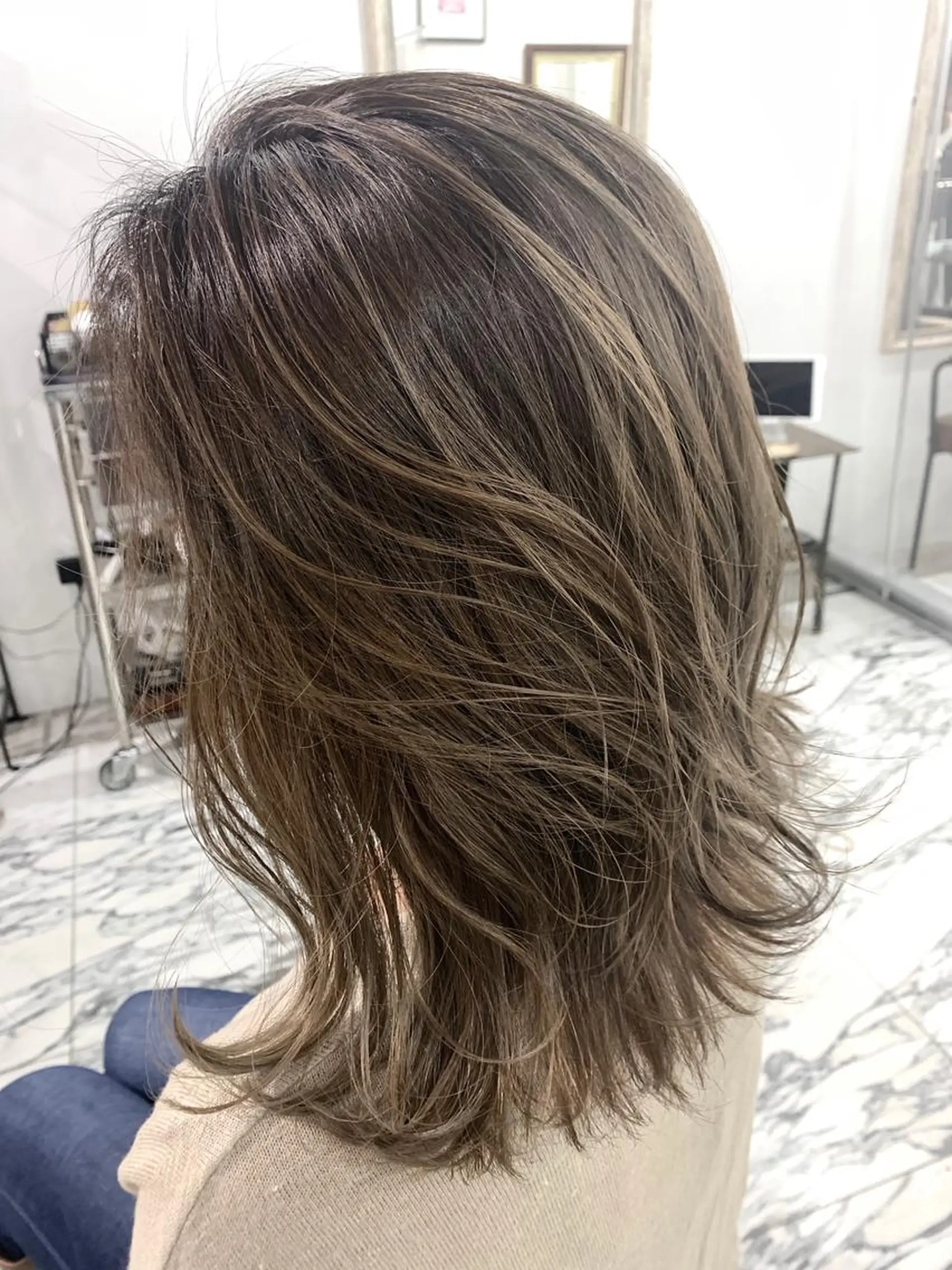 ミディアム カラー エクステ（レミー毛） NINEのヘアスタイル