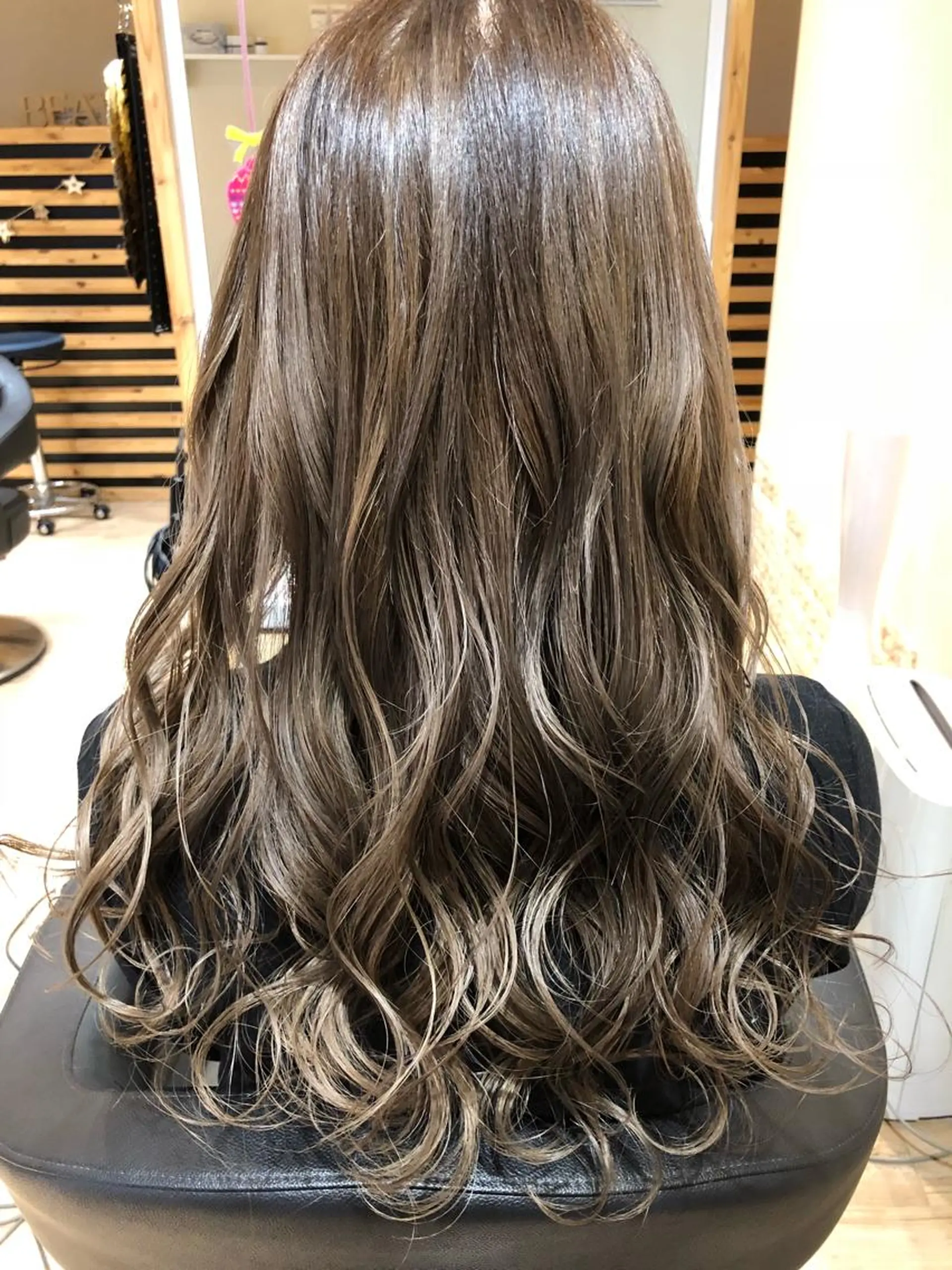 カラー 早川 真幸のヘアスタイル