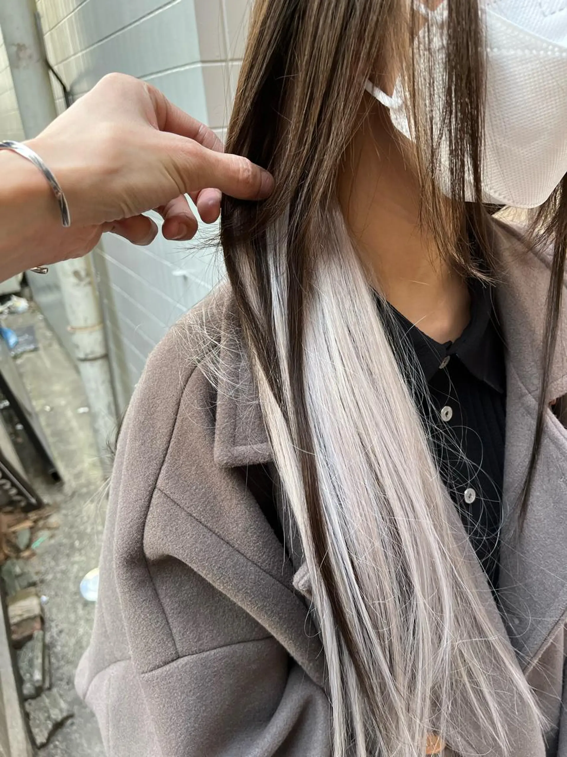 ロング カラー ショートボブ アッシュ バレイヤージュ ミストバング ベージュカラー カット ヘアカラー トリートメント 原宿サロン代表 デザインカラー伊藤卓のヘアスタイル