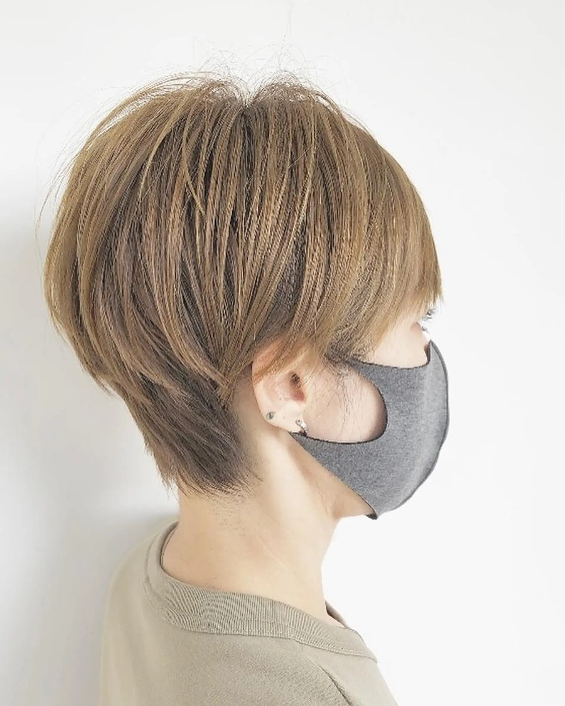 ショート カラー ショートボブ ボブ くびれヘア くせ毛 学生 favorite b Charmeのヘアスタイル