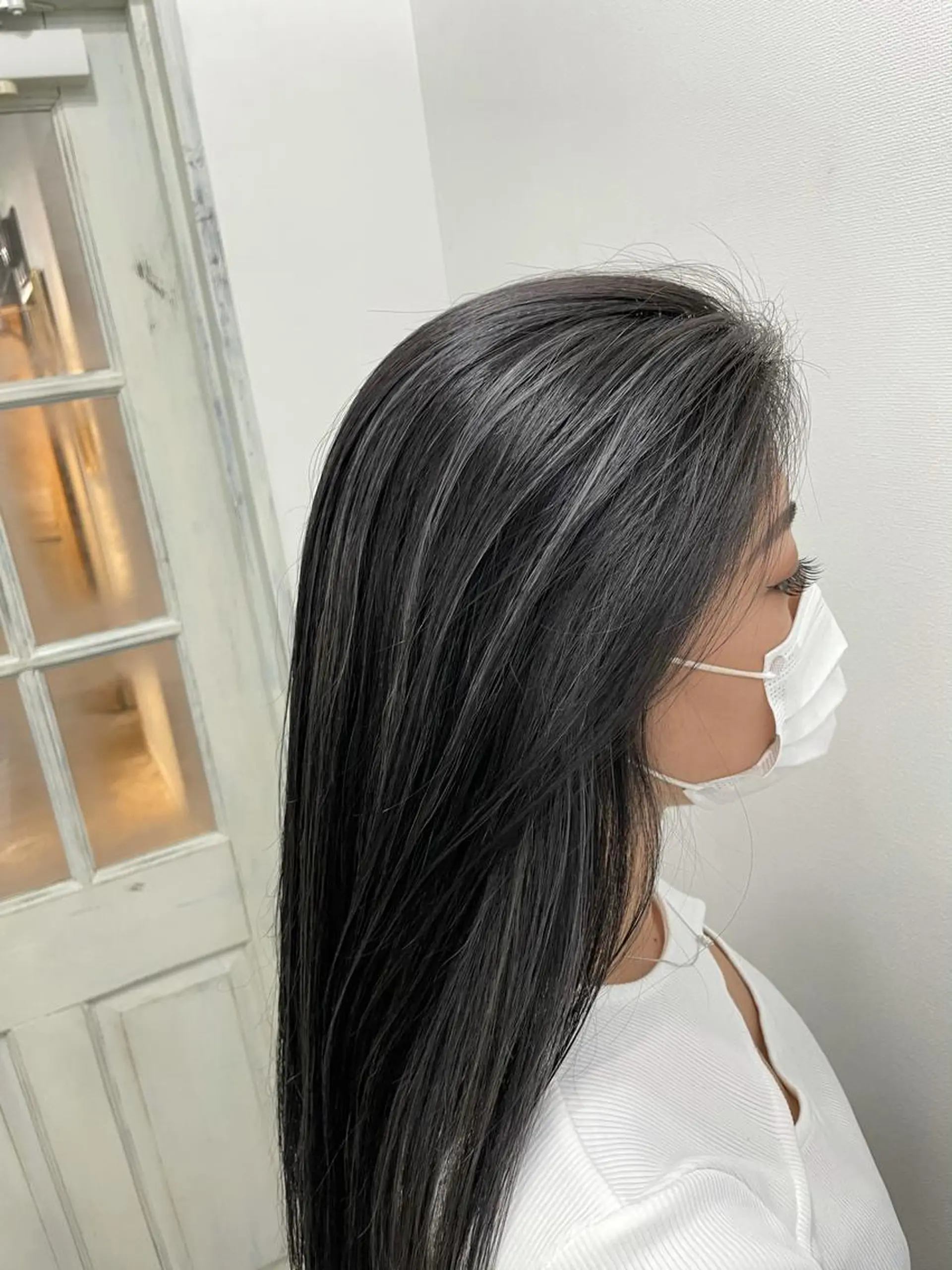 ロング 白いハイライト🤍 タナカリョウスケのヘアスタイル