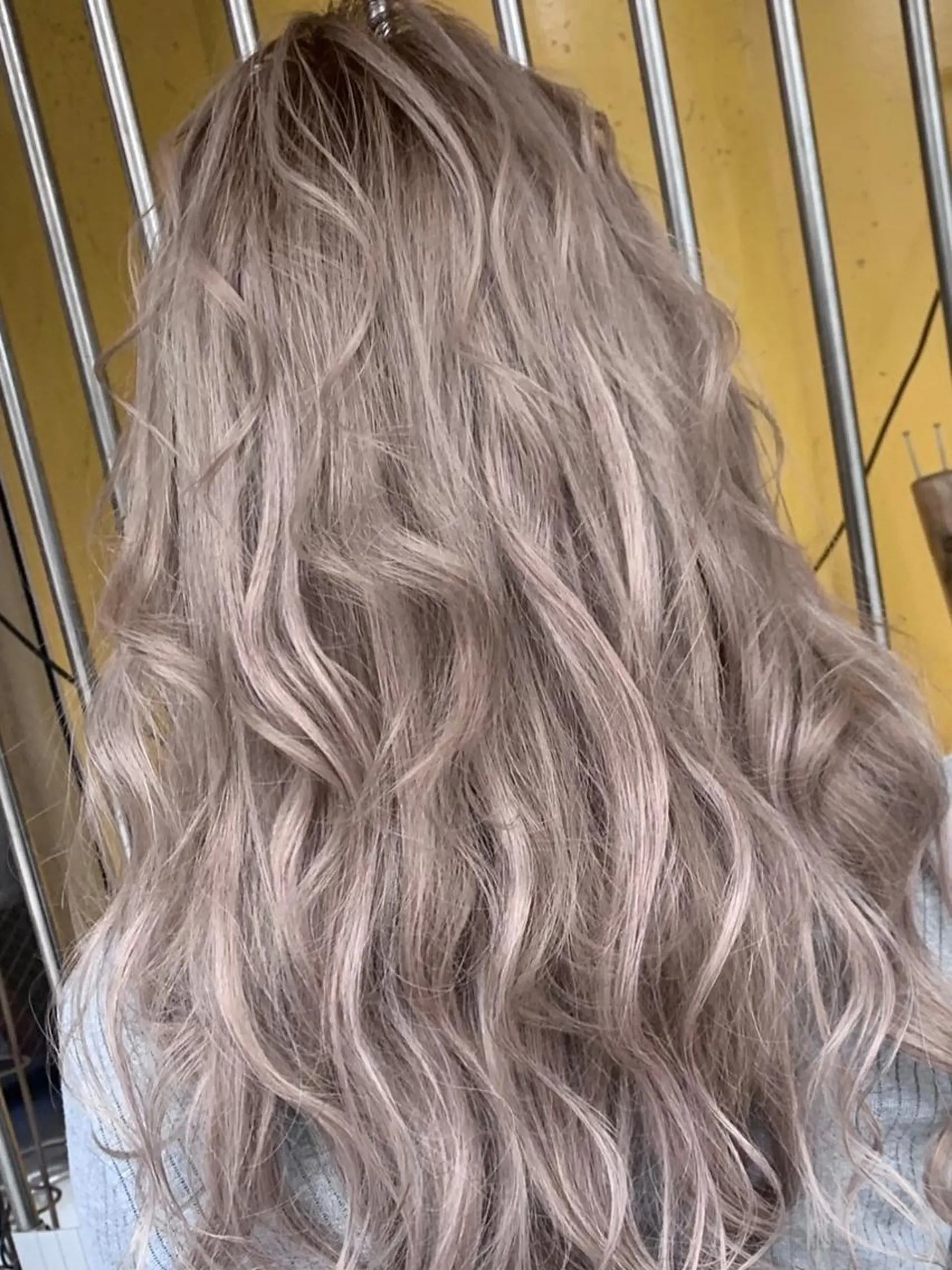 ロング カラー ヘアアレンジ Device ディバイスのヘアスタイル