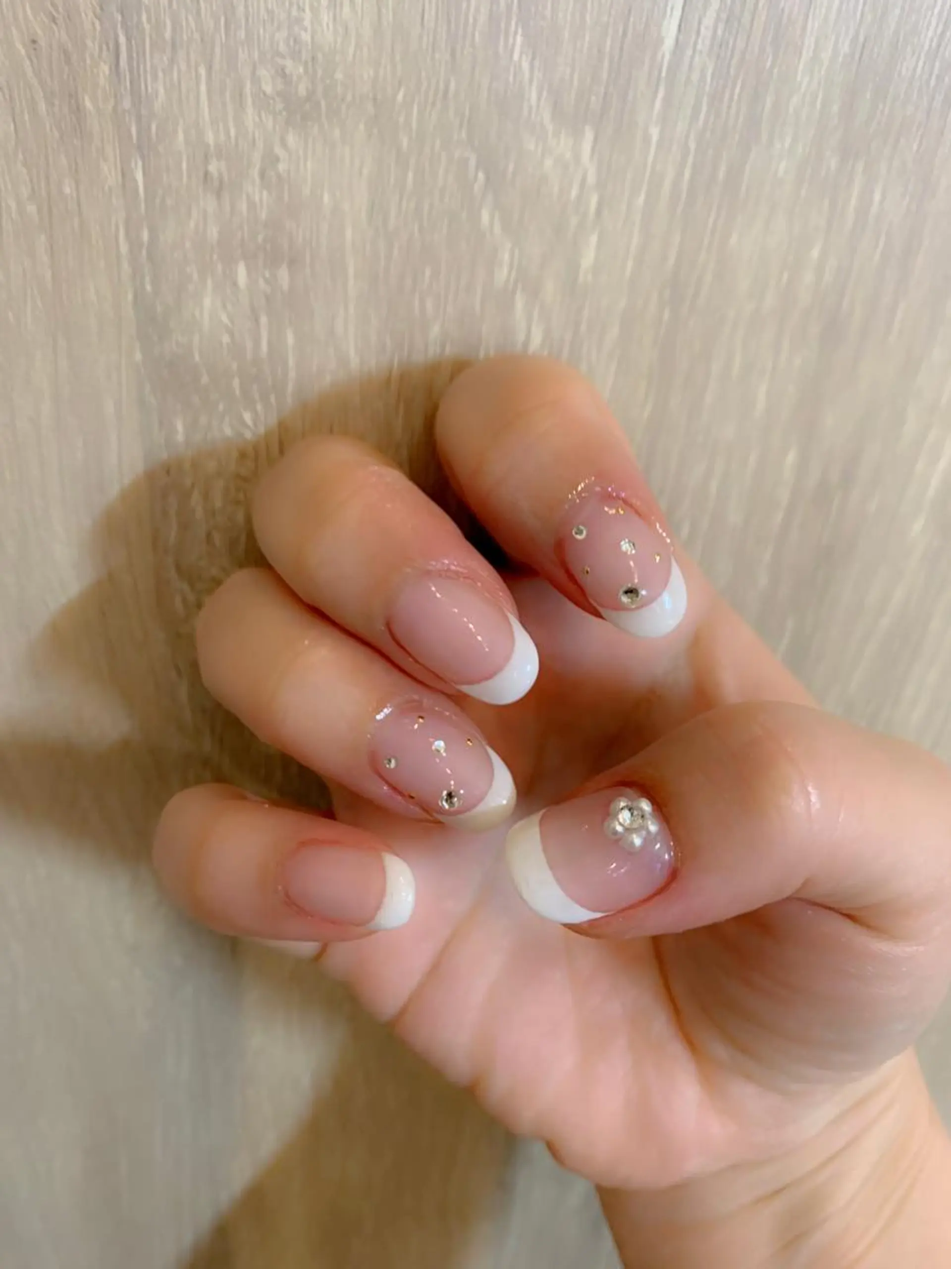 ネイル フレンチネイル 三村 綾のマツエク・マツパデザイン