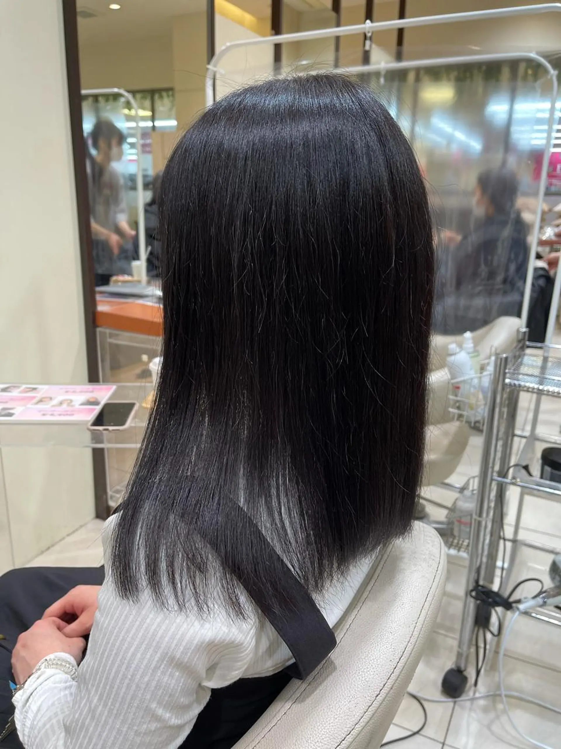 セミロング カラー 黒髪 ブルーカラー ブルーブラック カネヒラ リョウスケのヘアスタイル