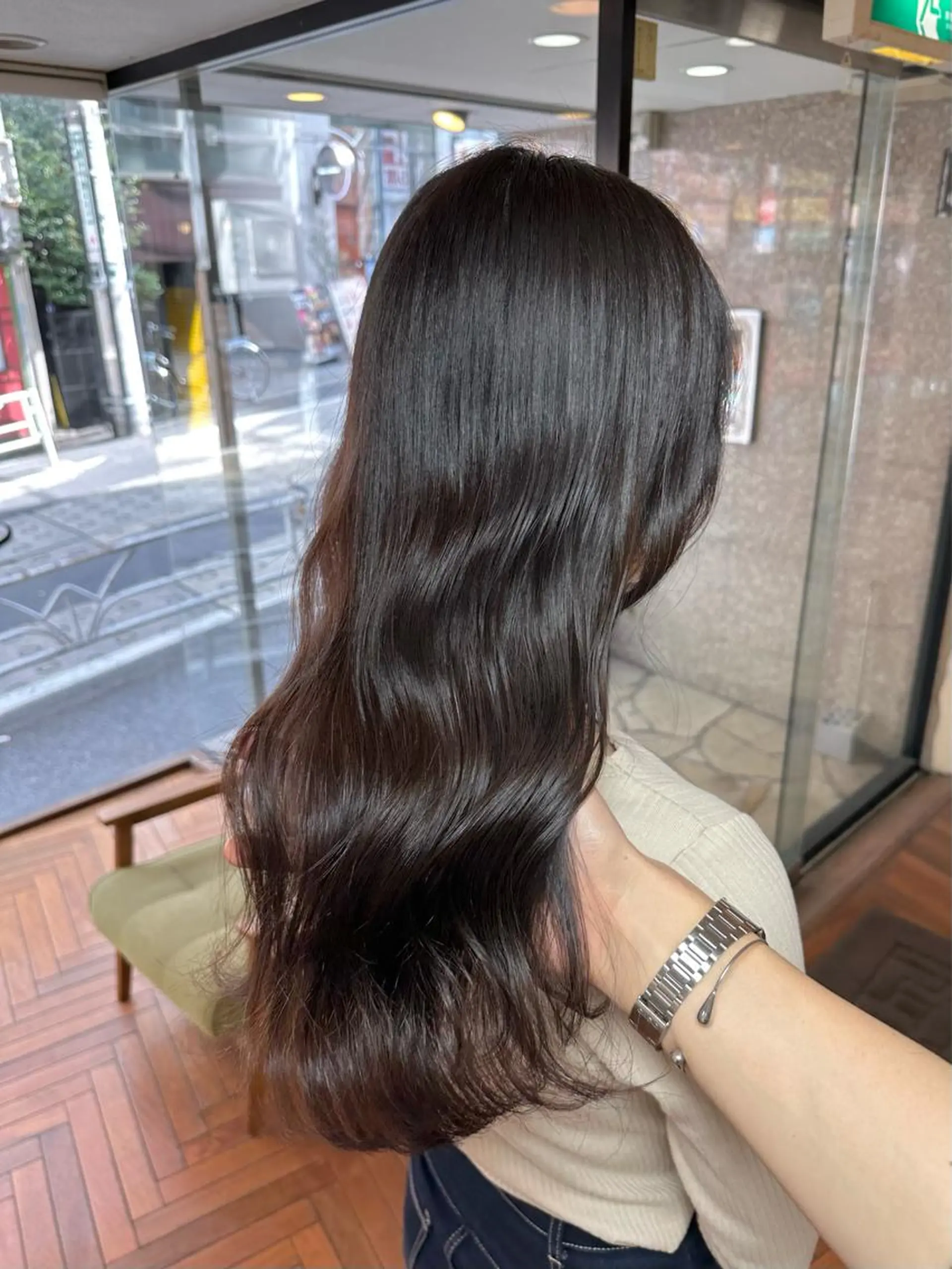 ロング カラー ブリーチ グレージュ ブリーチなしカラー オリーブグレージュ オリーブグレー LUMO所属・矢野 晃平のヘアスタイル