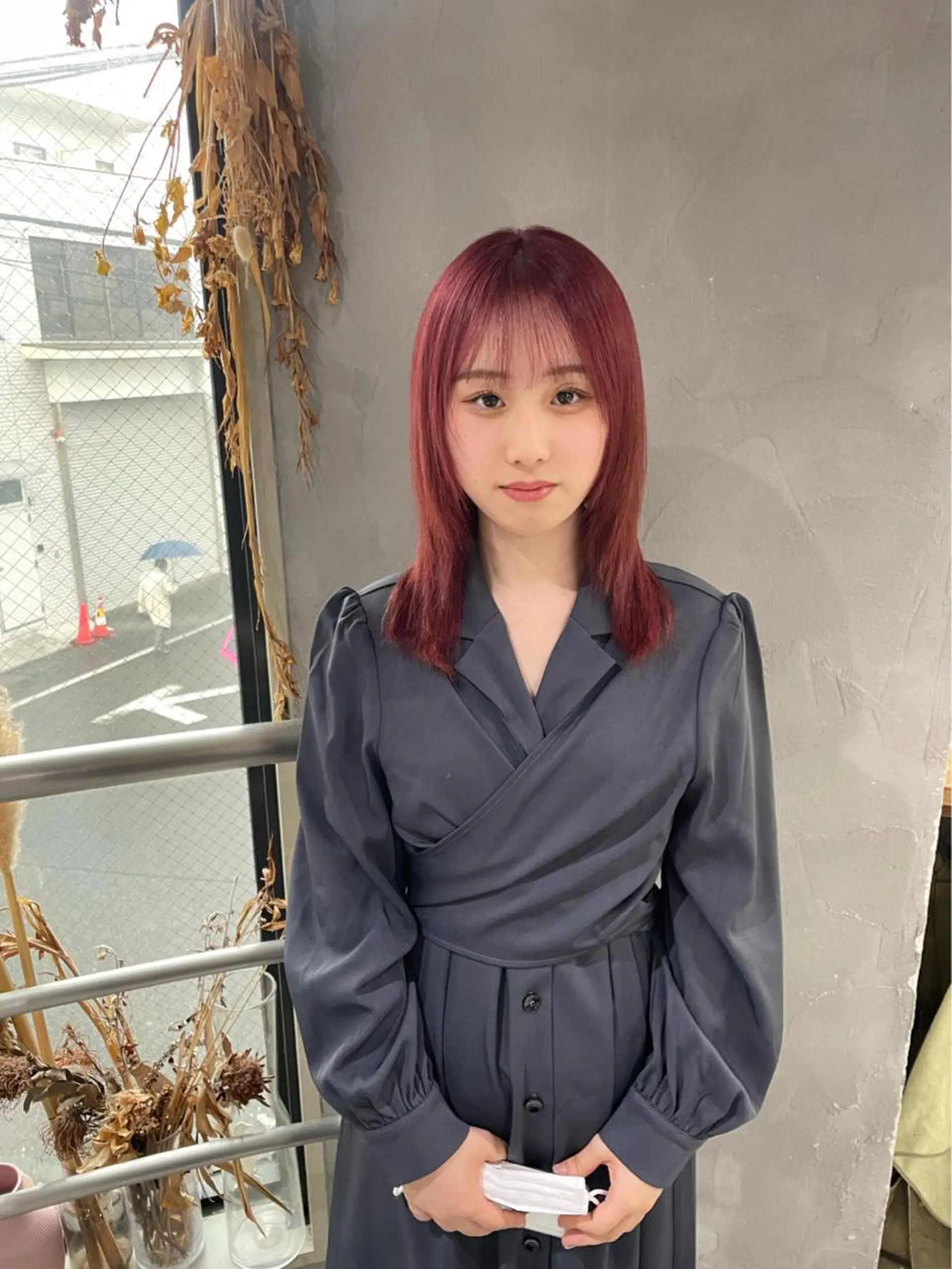 ミディアム カラー ブリーチ カシス ピンクカラー レイヤーカット ウルフカット ウルフ/レイヤー🪐 MANAのヘアスタイル