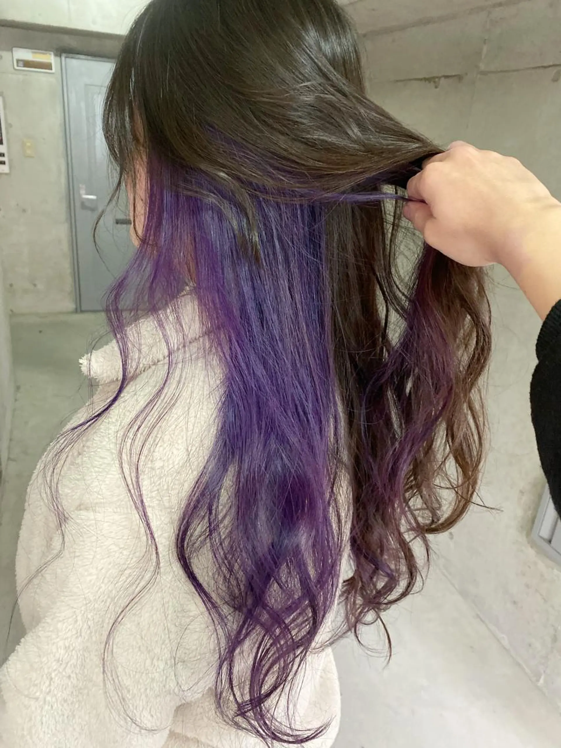 ロング カラー ブリーチ 是枝 さくらのヘアスタイル