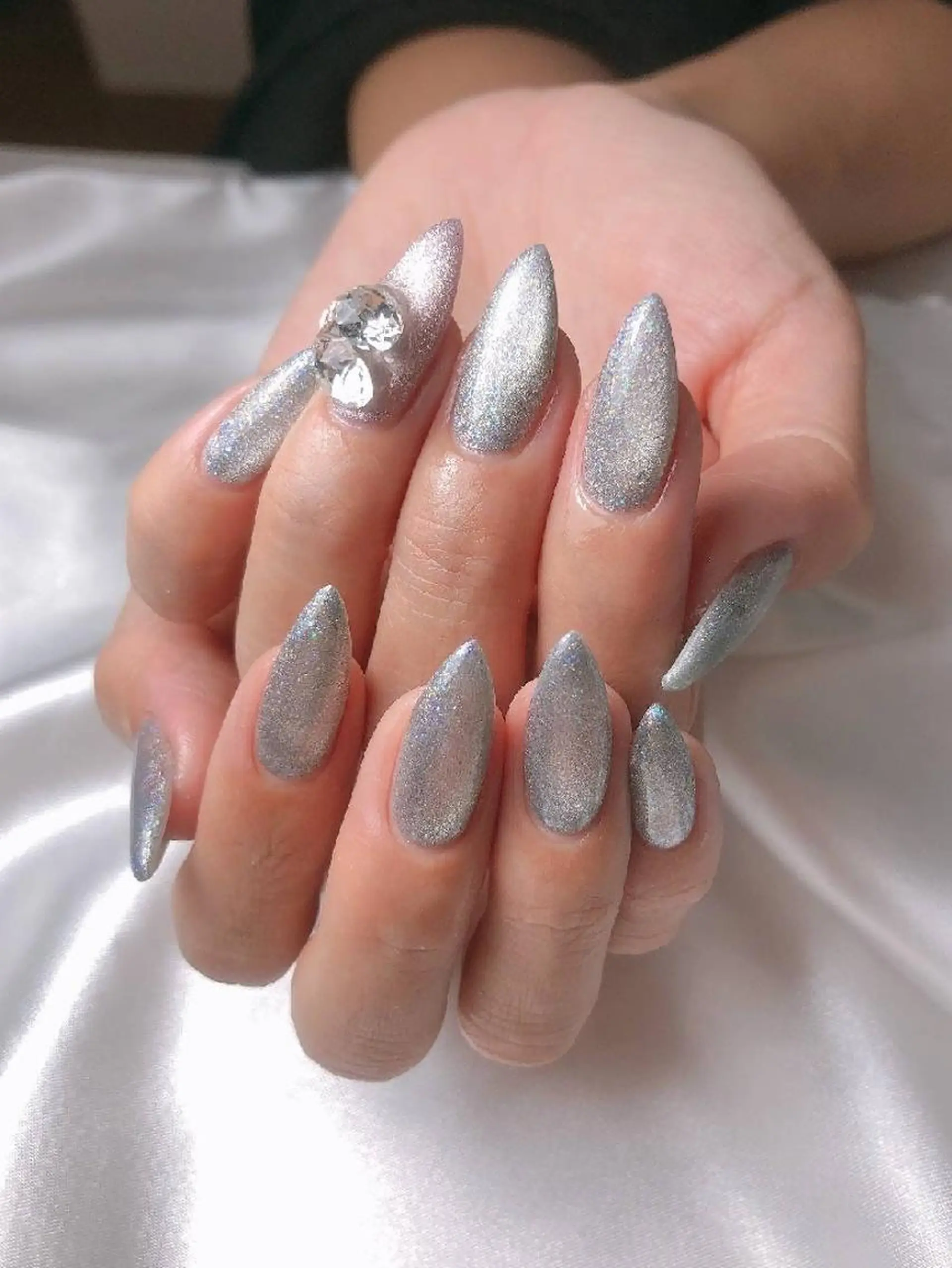 ネイル ジェルネイル ゴールド キラキラネイル マグネットネイル オフィスネイル GREEM グリームのネイルデザイン