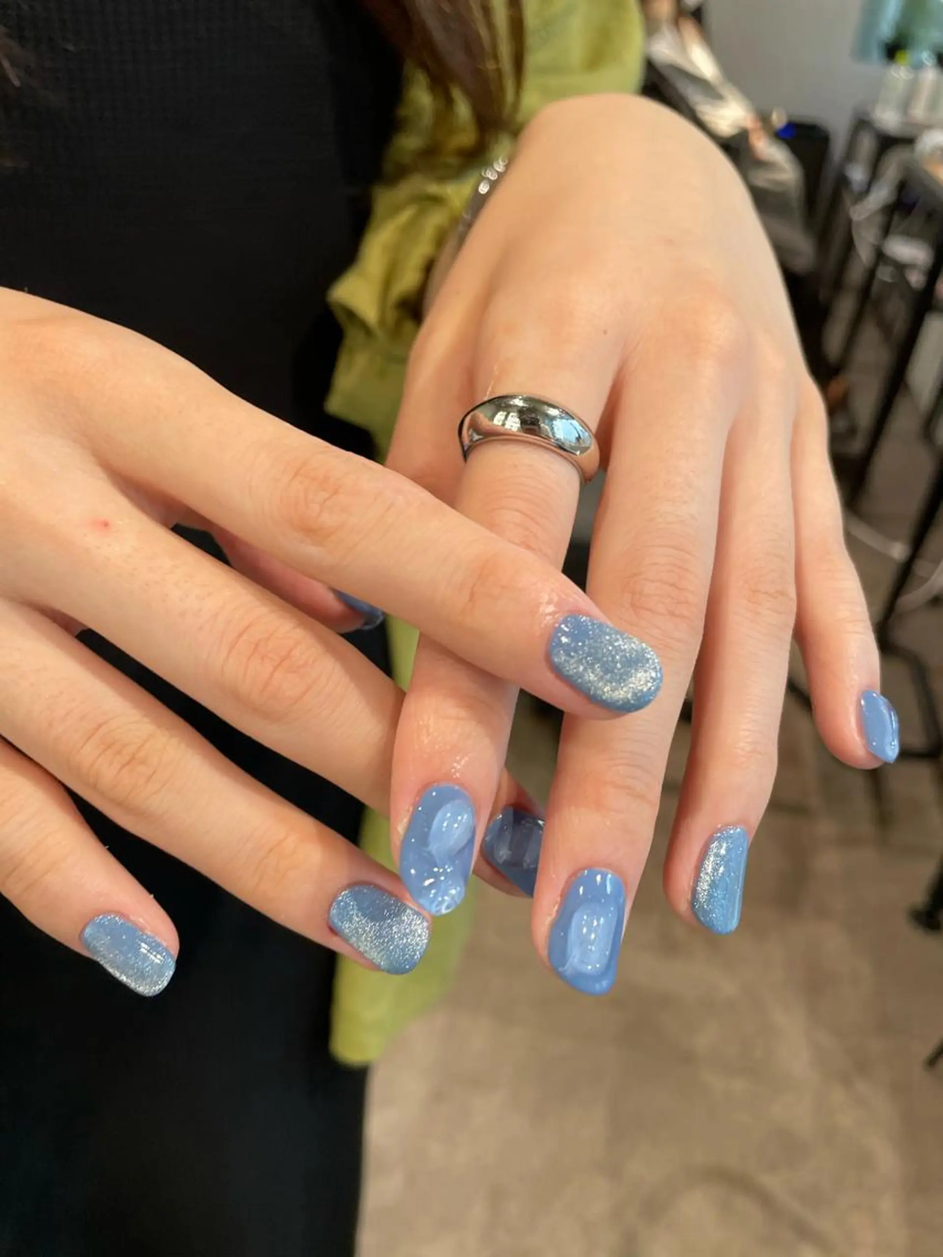 ネイル 氷ネイル・うるうるネイル マグネットネイル ハンドネイル ナチュラル透明感🌱 小山美樹子のヘアスタイル