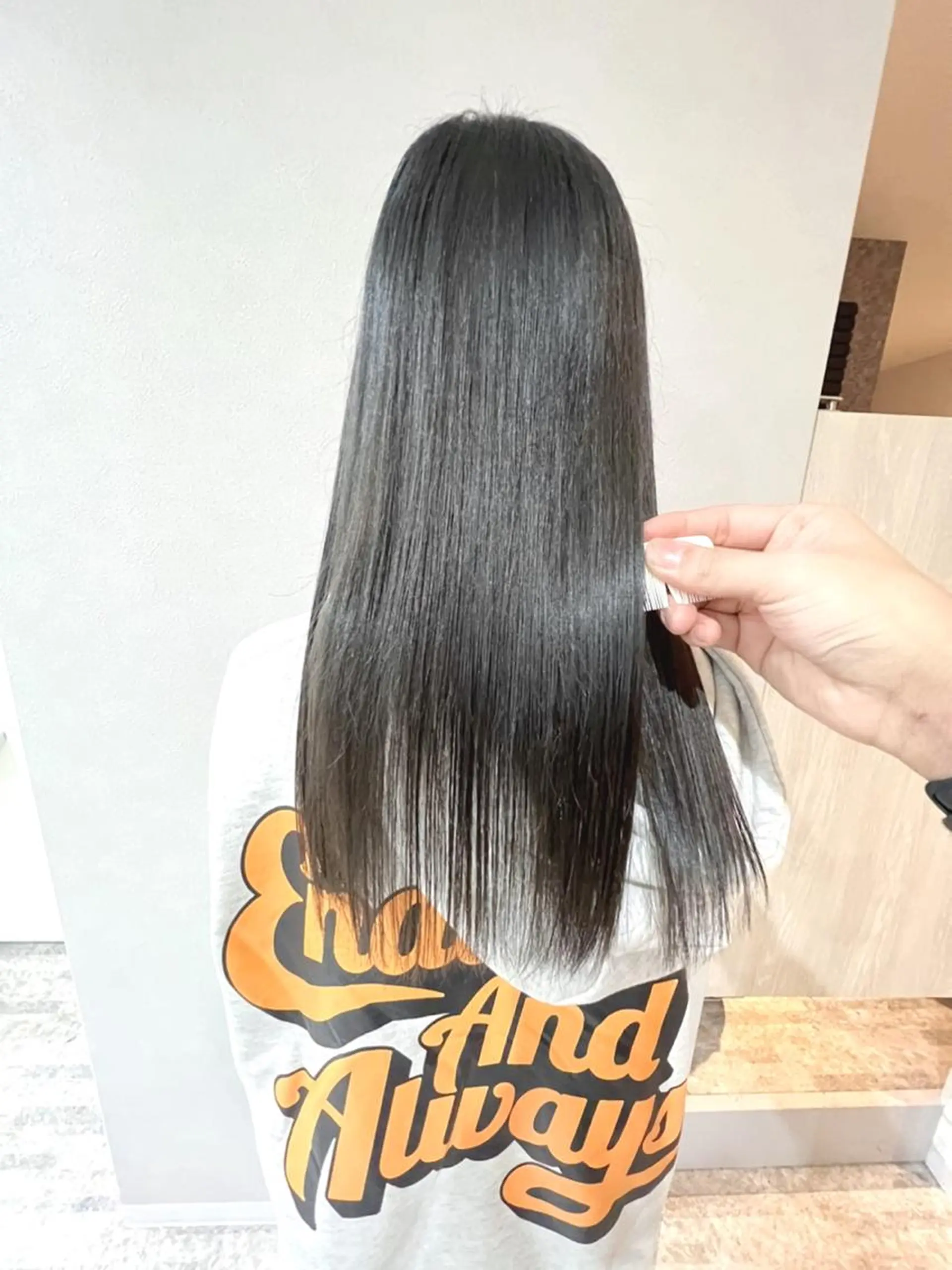 ロング 髪質改善 上品艶感カラーのヘアスタイル