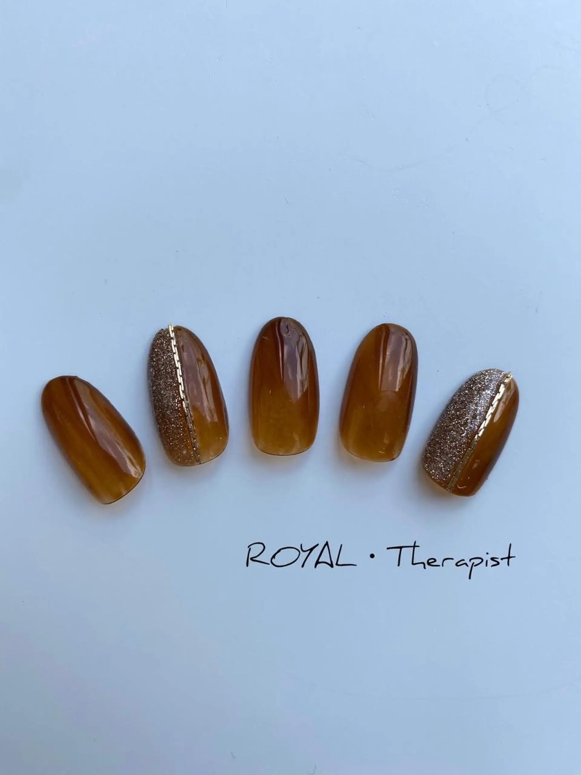 ネイル 【尾下】 ロイヤル•セラピストのネイルデザイン