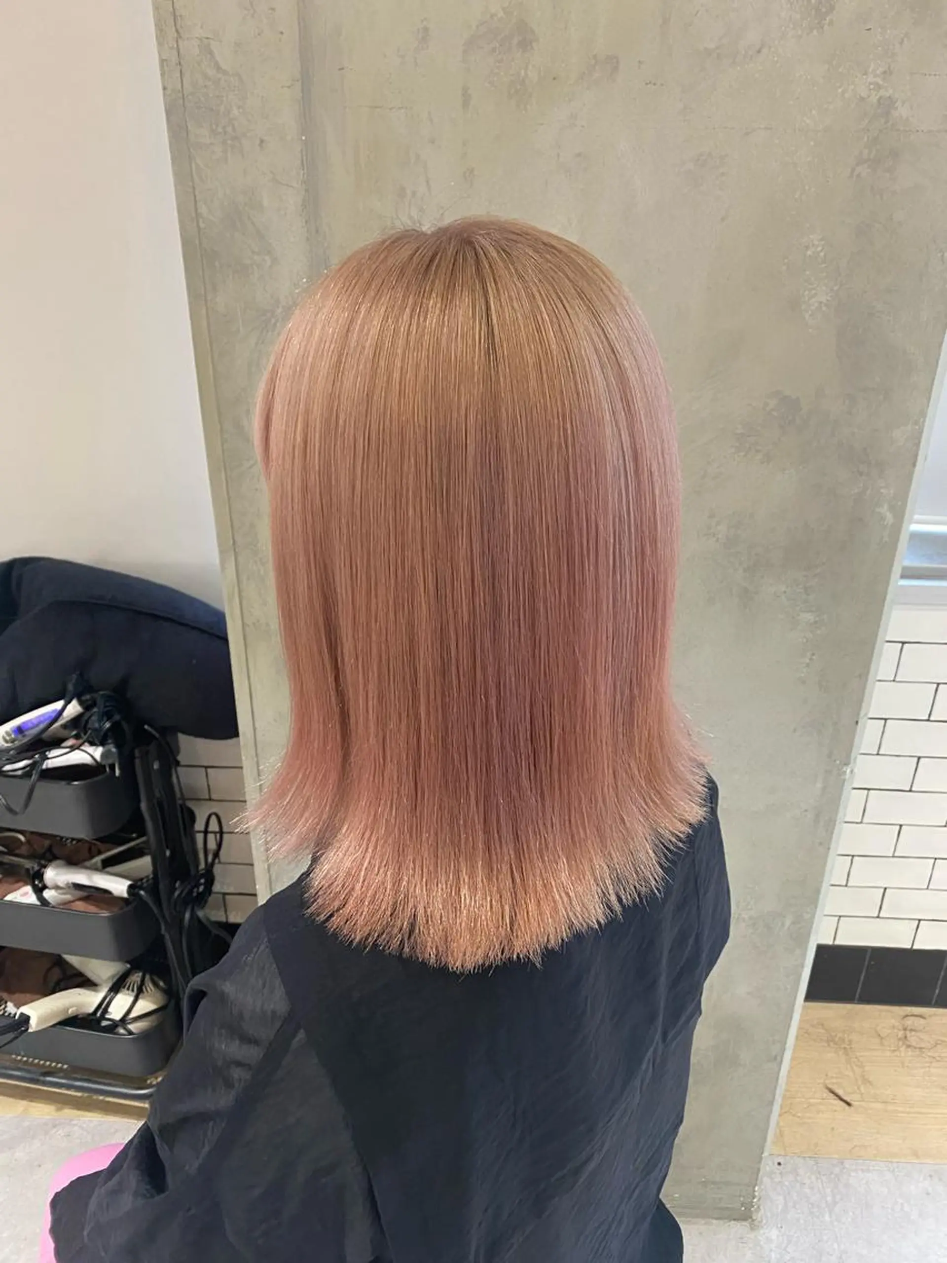 ミディアム ヘアカラー ハイトーンエフェクト ブリーチいち丸のヘアスタイル