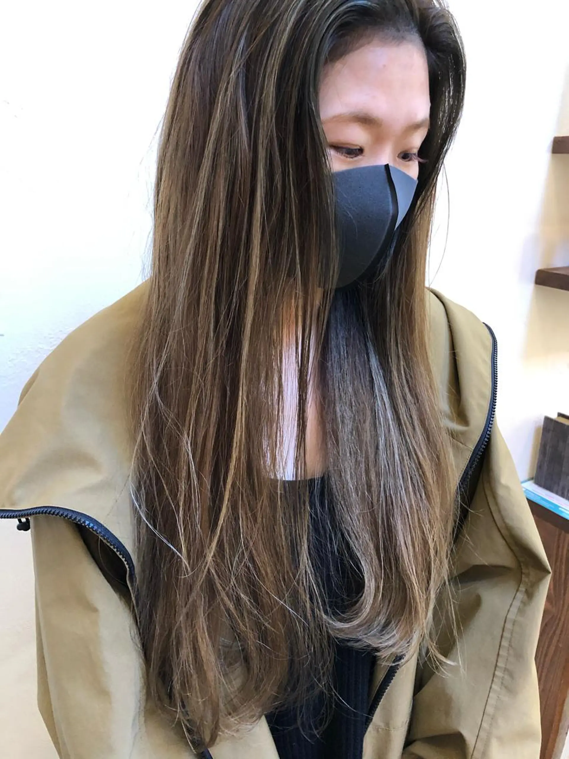 ロング カラー アッシュ ベージュカラー ハイライトカラー ハイライト luve heart's And Be  minamisemba所属・脇坂 佳世の眉毛・アイブロウイメージ