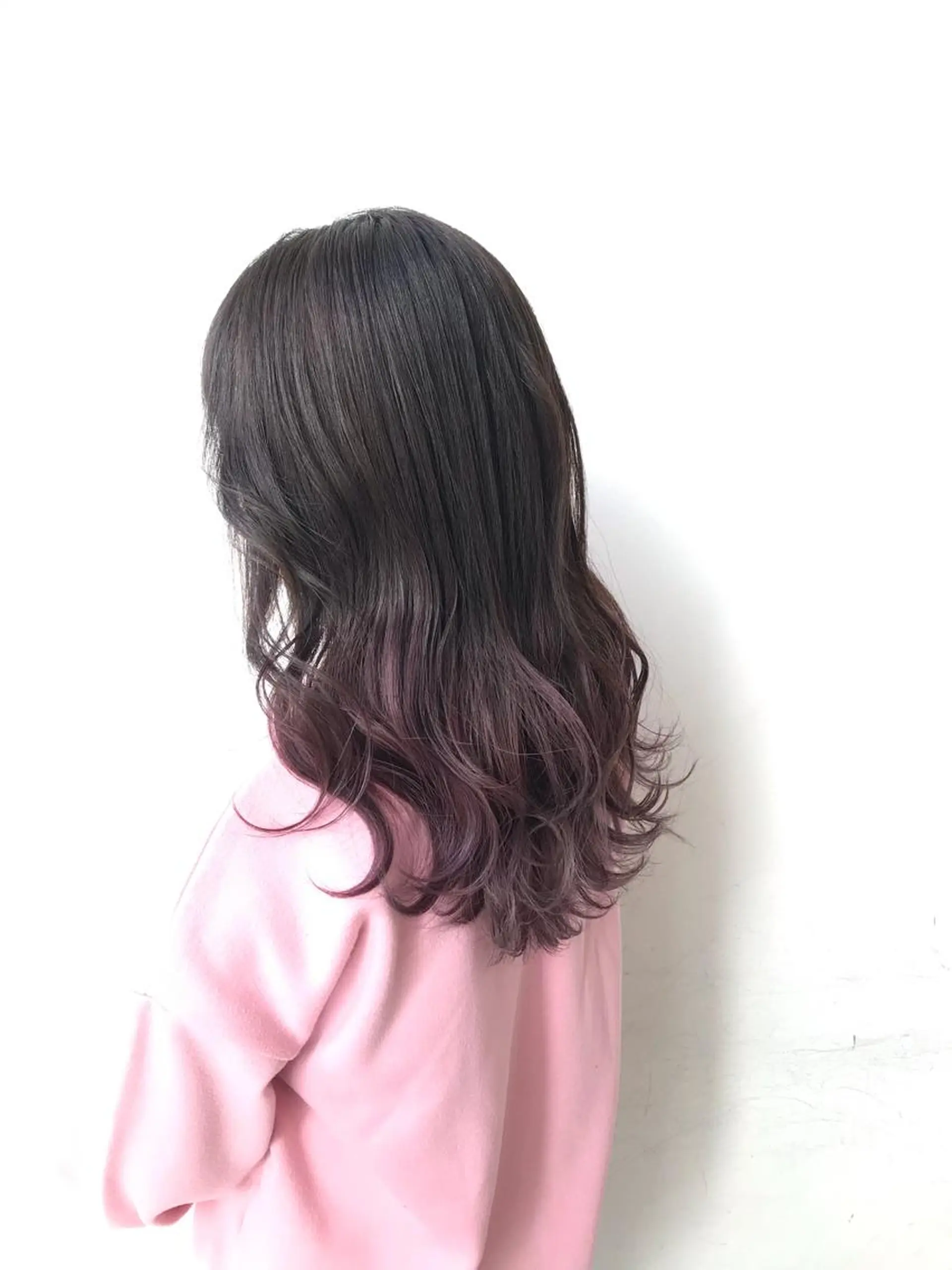 セミロング カラー グラデーションカラー momo所属・メンズヘアメイク 🩵Mayuki🩵のヘアスタイル