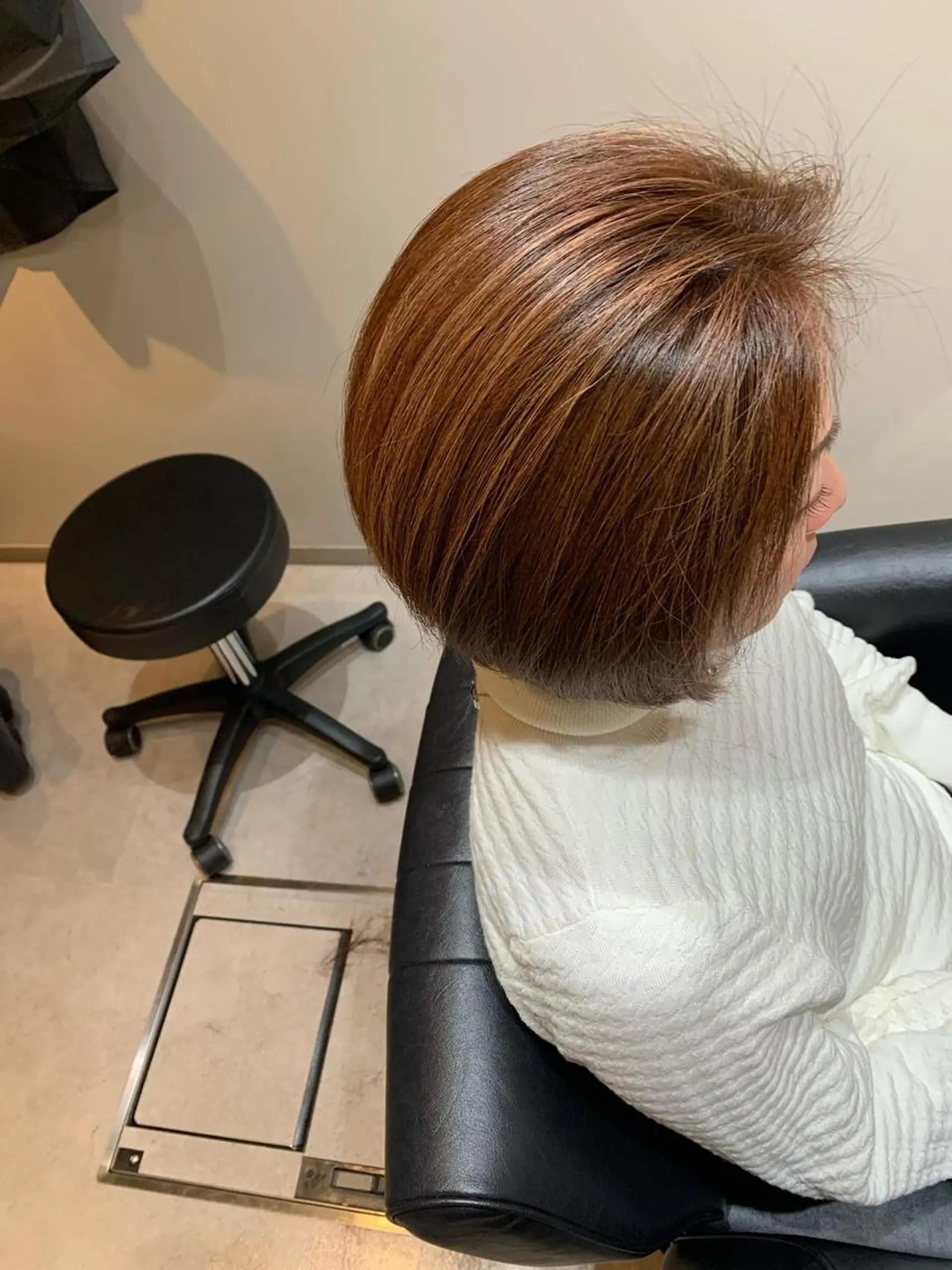 ショート カラー 白髪ぼかしハイライト 柳川拓哉のヘアスタイル