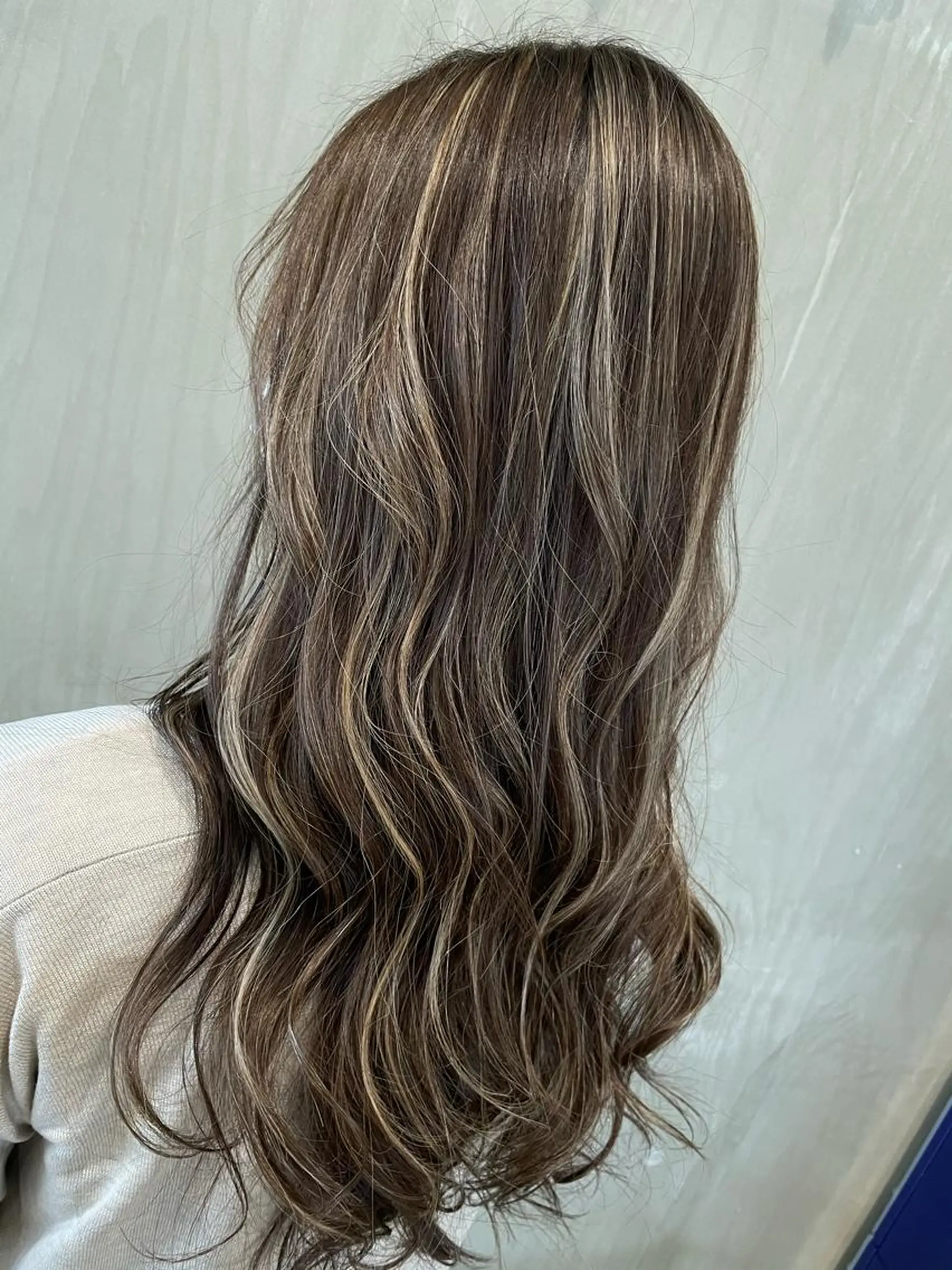 カラー 𝐌𝐎𝐄🩶 EIGHTのヘアスタイル