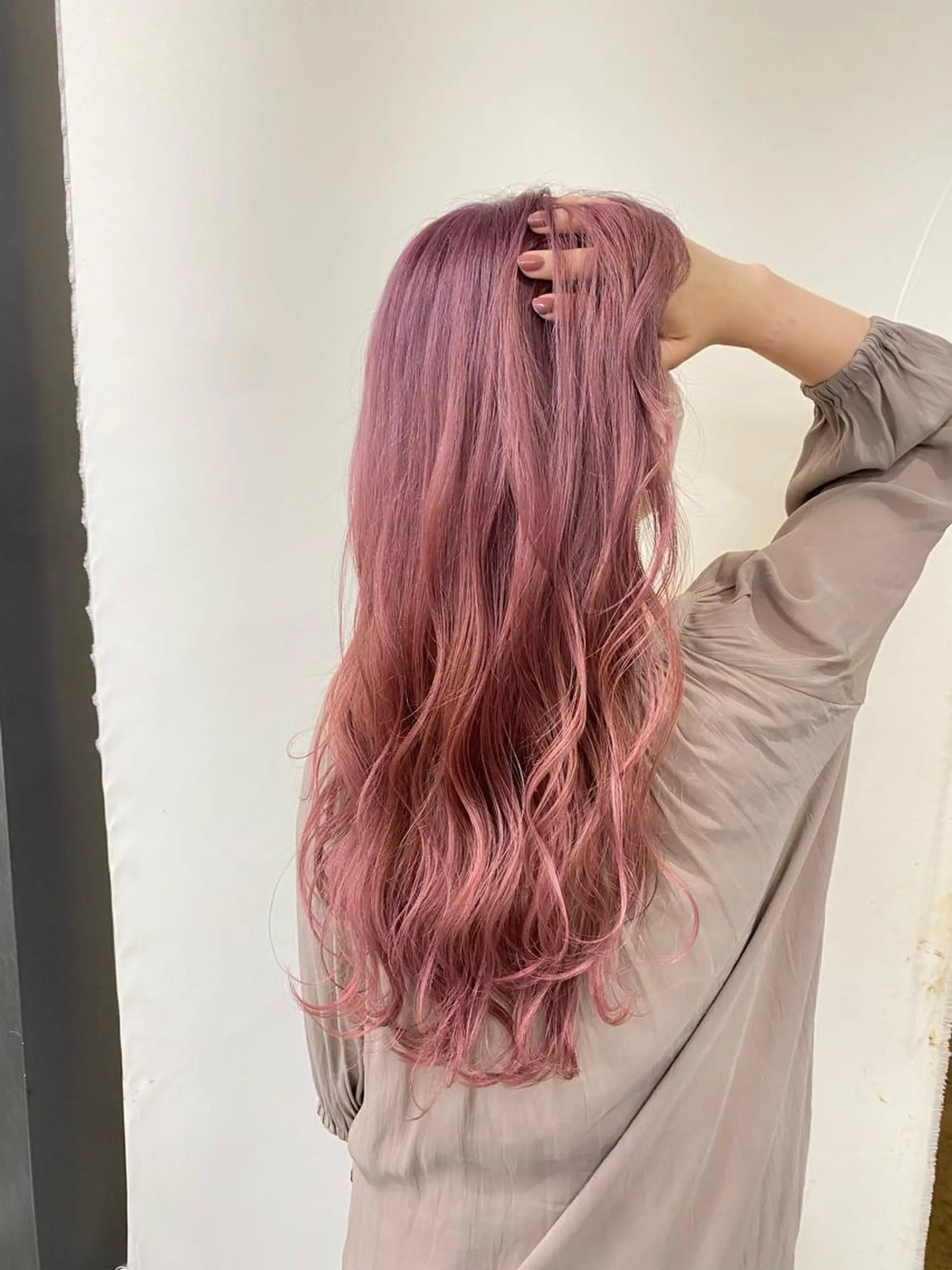 ロング カラー ブリーチ 髪質改善特化サロン ICONIQ天神店のヘアスタイル