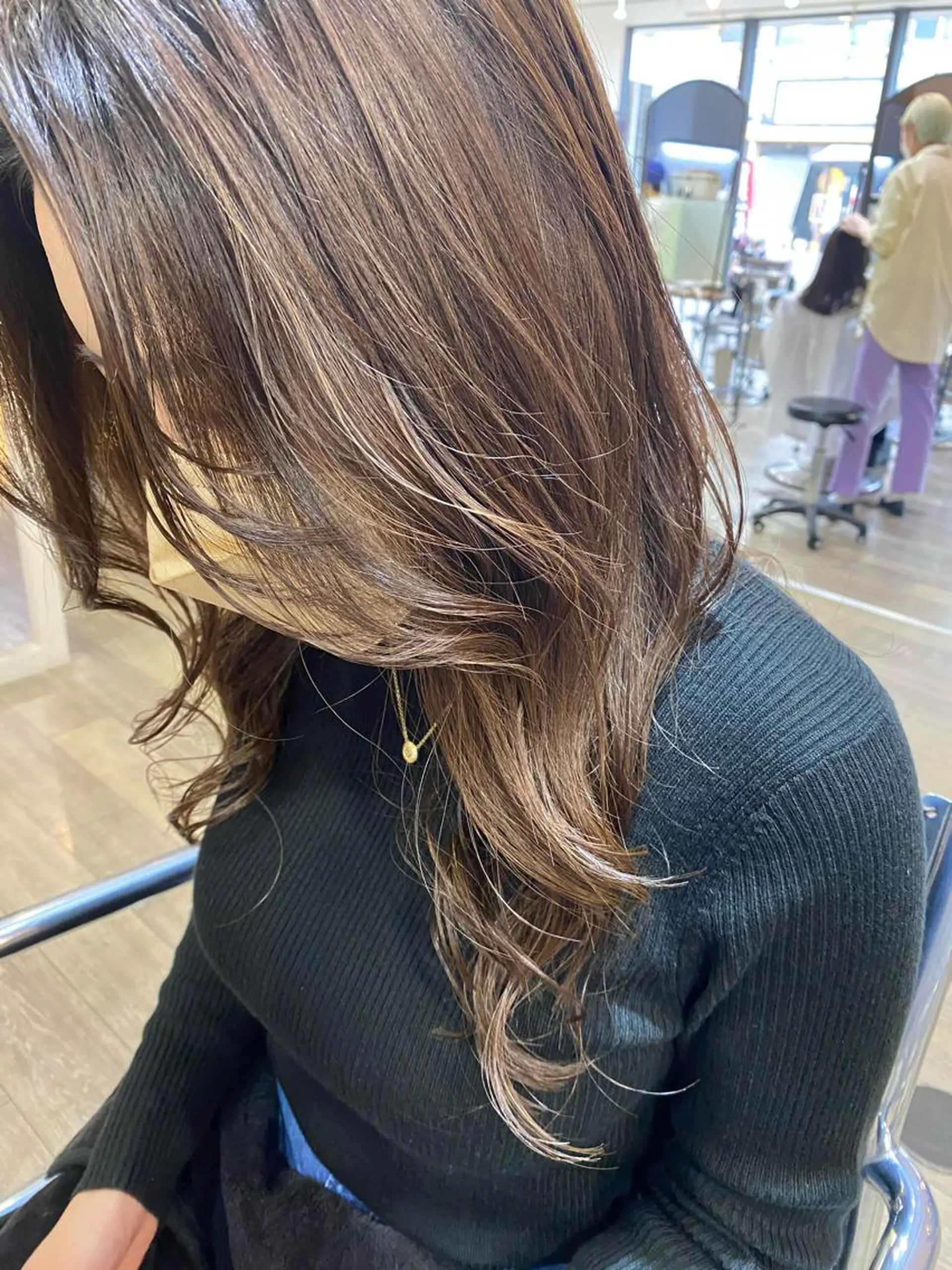 ロング W所属・小林 朋花のヘアスタイル