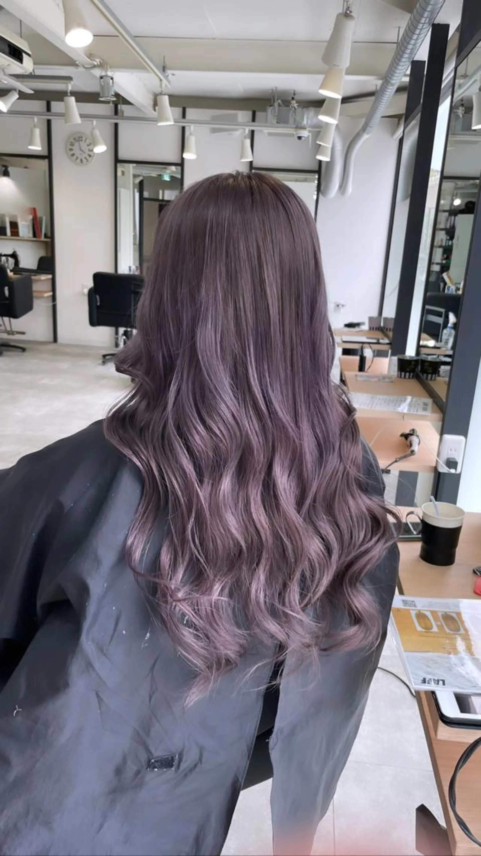 ロング カラー グレージュ ラベンダーカラー ラベンダーグレージュ ラベンダーグレー ヘアカラー トリートメント ヘアセット 難波ブリーチカラー 伊藤洋輝のヘアスタイル