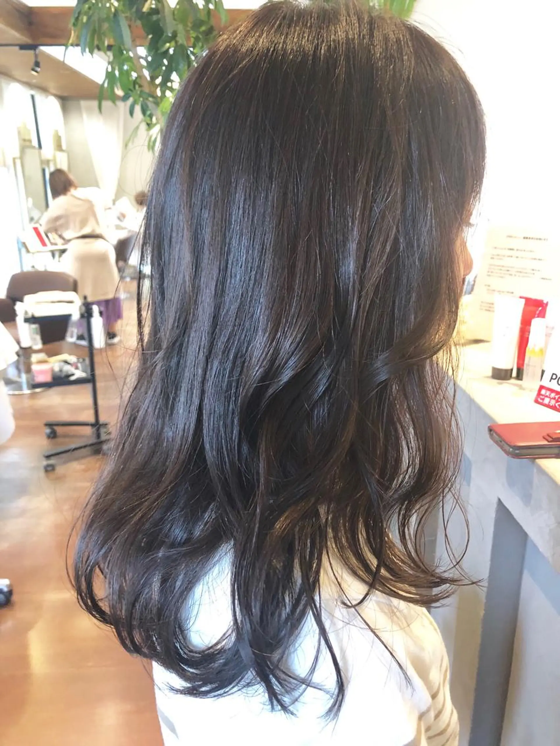 ロング カラー DEE okazakiのヘアスタイル