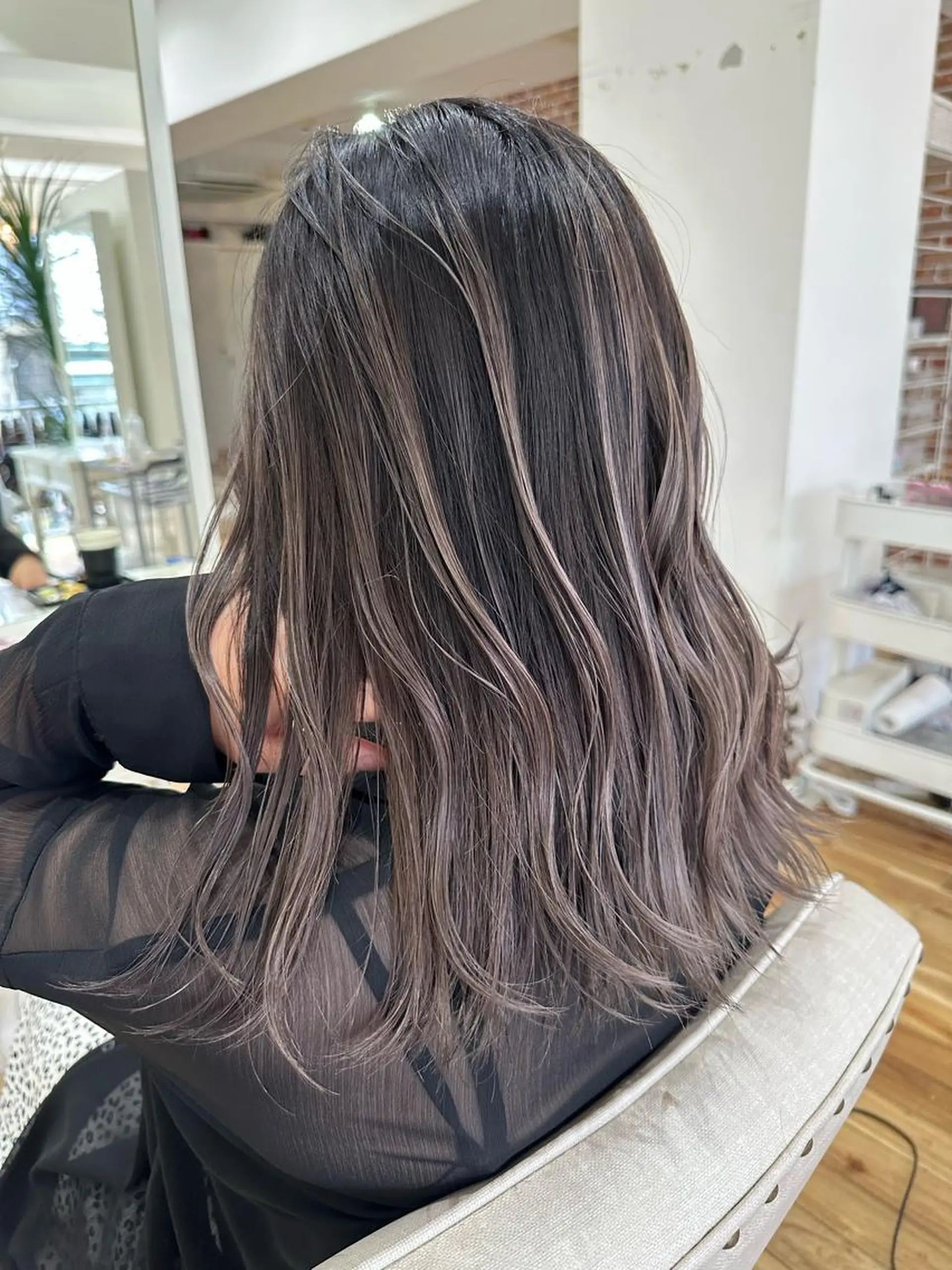 セミロング カラー ヘアアレンジ カット ヘアカラー トリートメント 久米 治仁のヘアスタイル