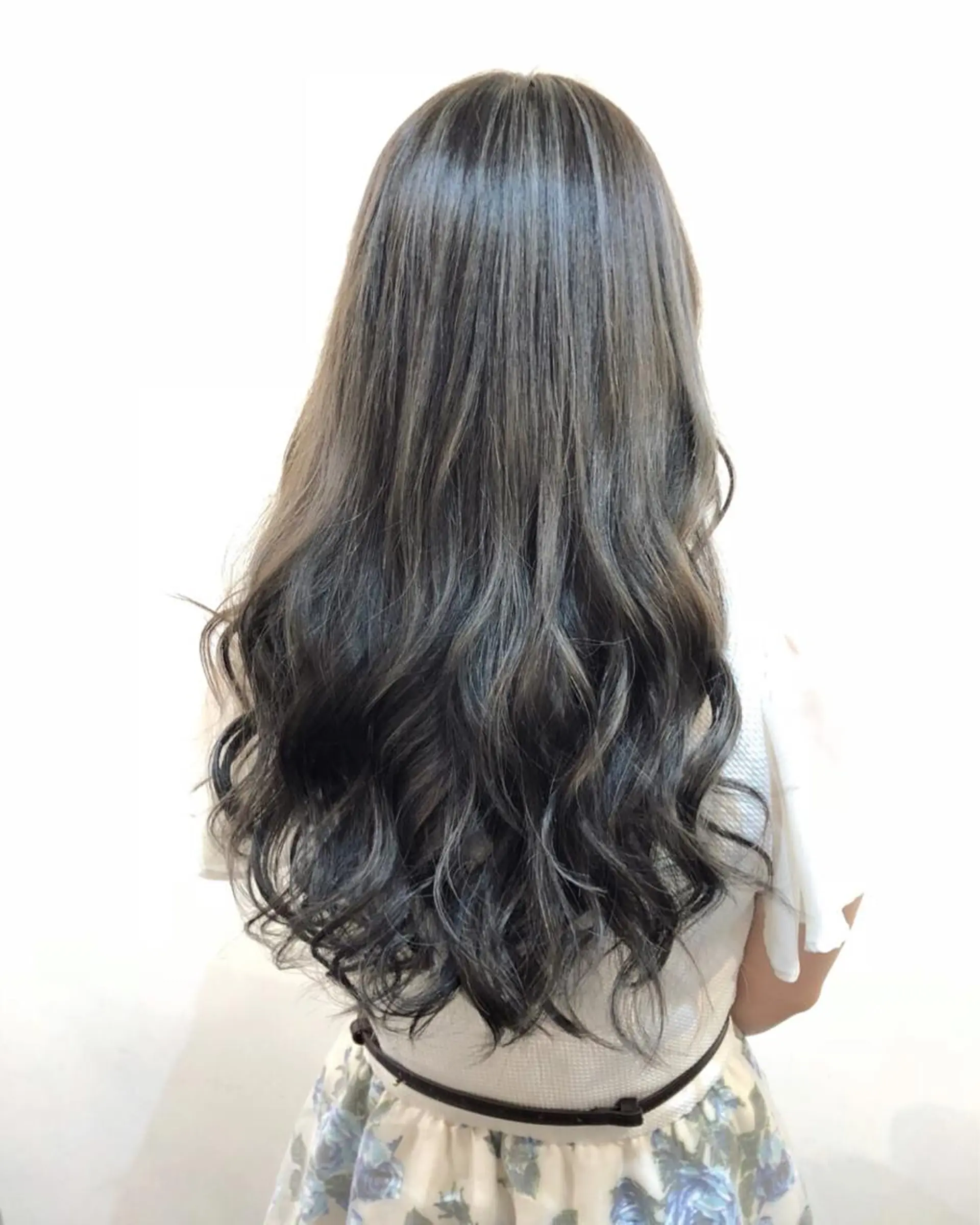 セミロング カラー ヘアアレンジ SHEDEL TOKYO所属・今岡 勇人のヘアスタイル