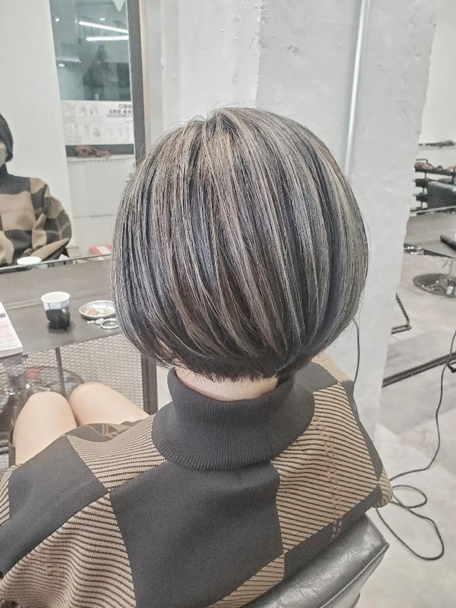 ショート ハイライト ヘアカラー ✨本日空きあります✨ 遠田コウヘイ🌟のヘアスタイル