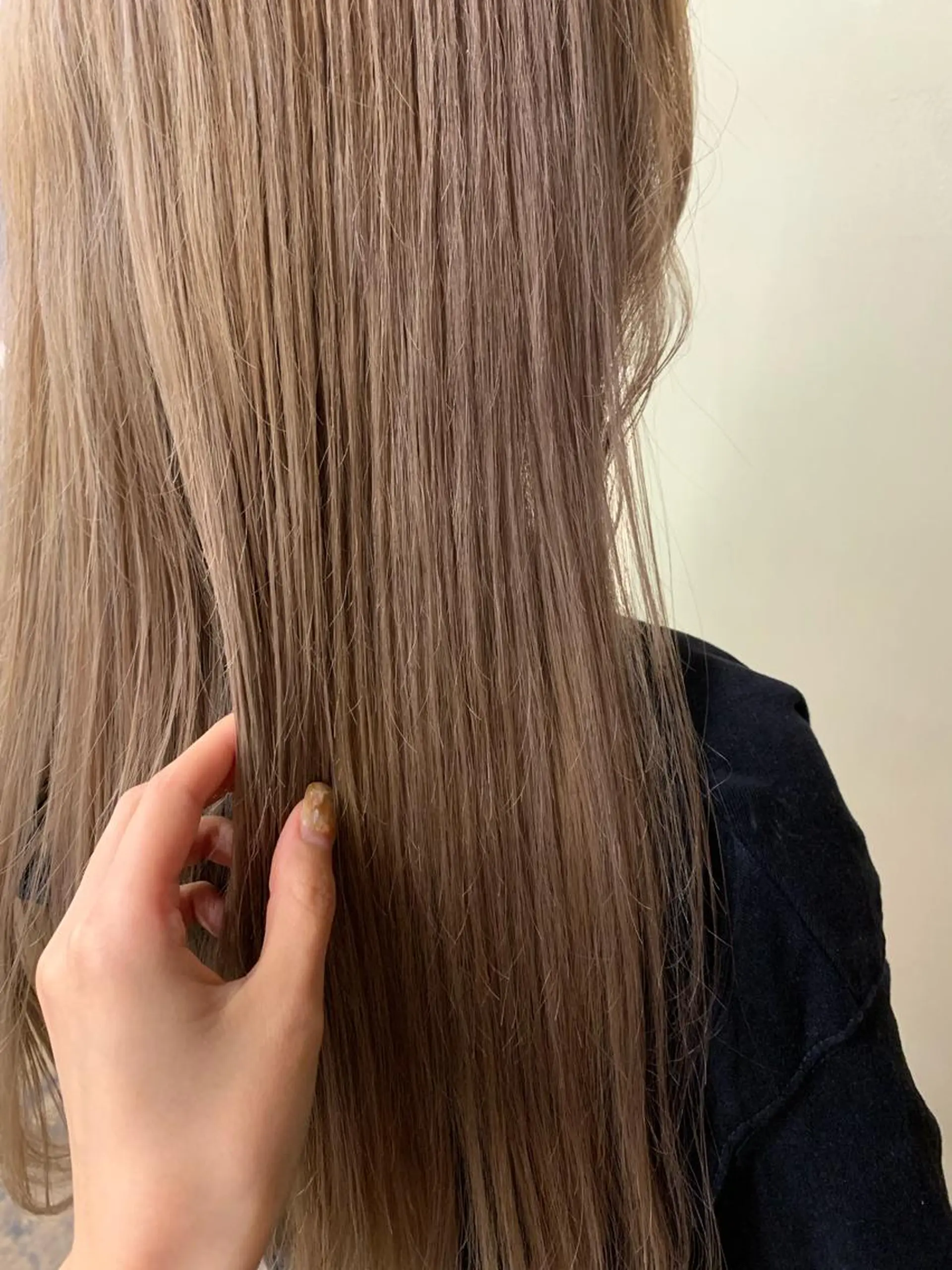 ロング カラー ベージュカラー ホワイトベージュ yupi🐈‍⬛ レイヤー/パーマのヘアスタイル