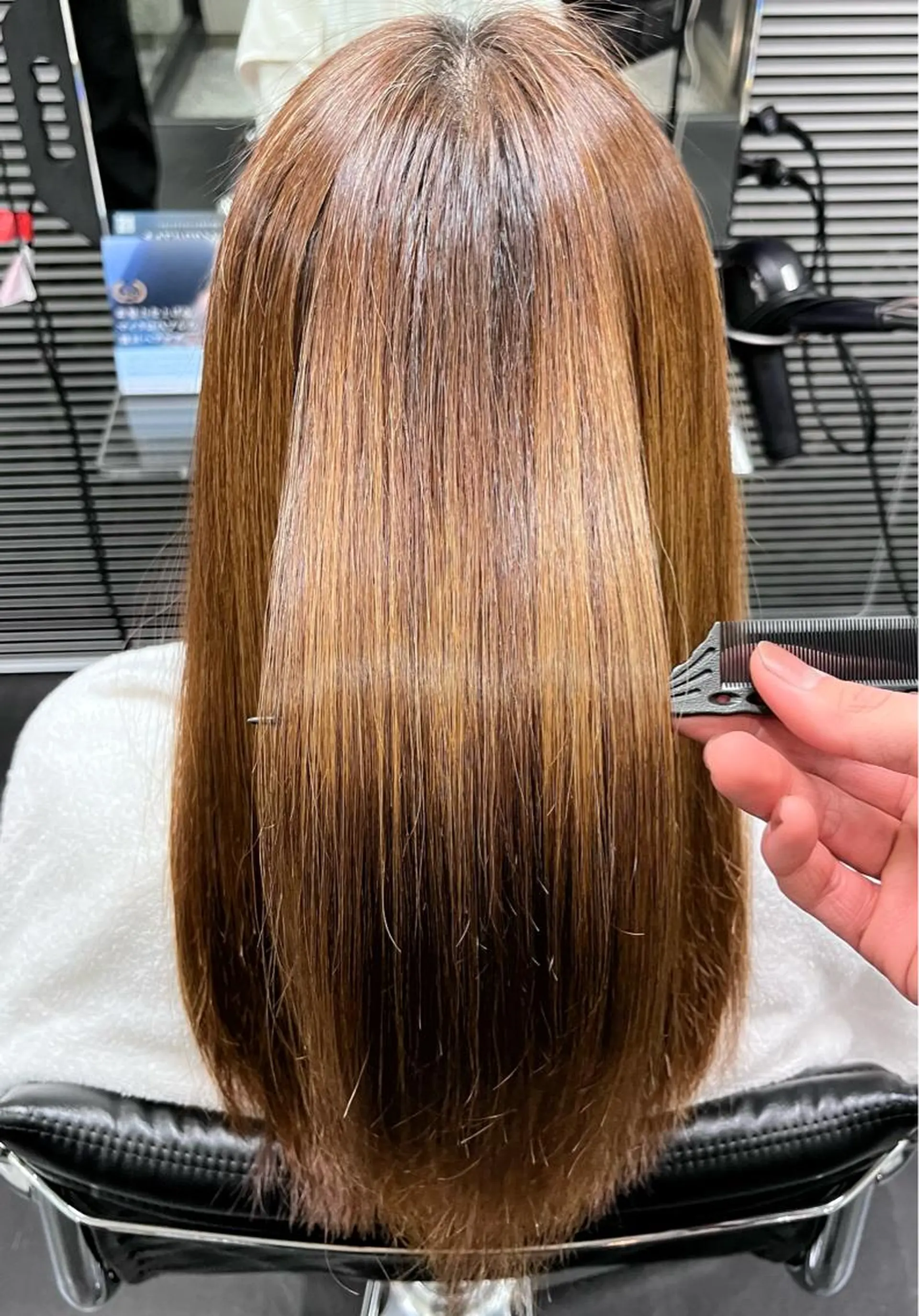 ロング 縮毛矯正 酸性ストレート heir studio Baretta所属・山本 銀次郎のヘアスタイル