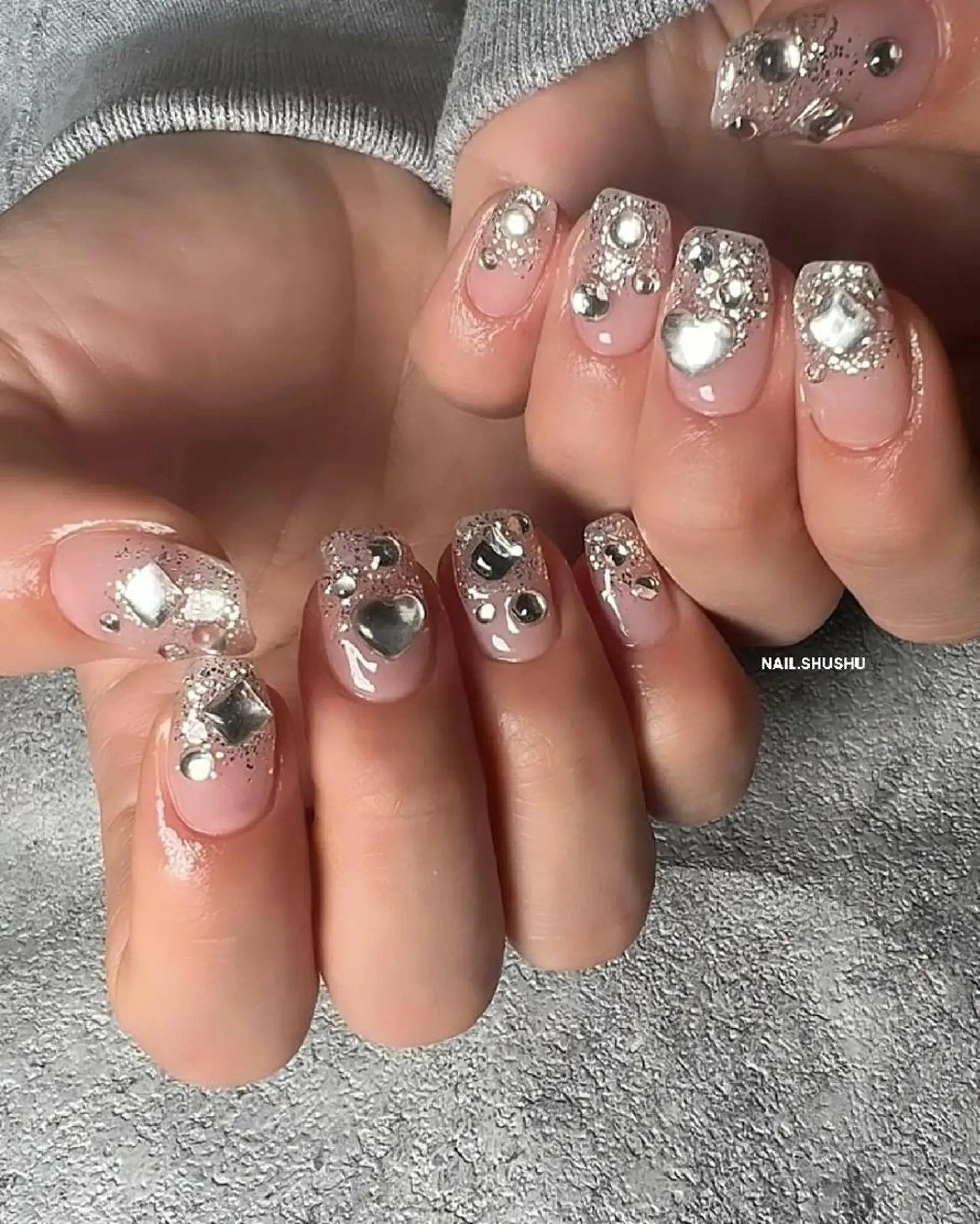 ネイル 持ち込み ニュアンスネイル ワンカラーネイル シンプルネイル バレンタイン 3dパーツ/流行り 👧shushu❤️のネイルデザイン