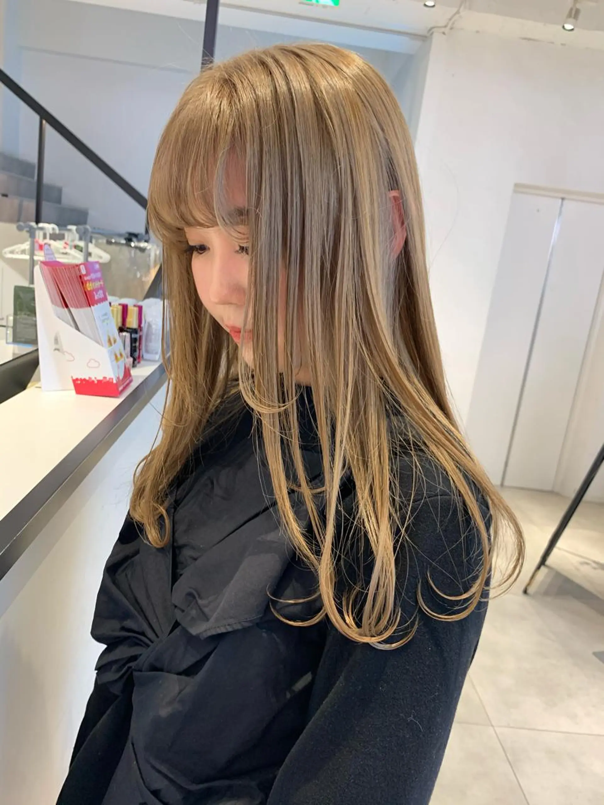 ロング カラー 酸性ストレート・ メンズ  三原 楊子のヘアスタイル