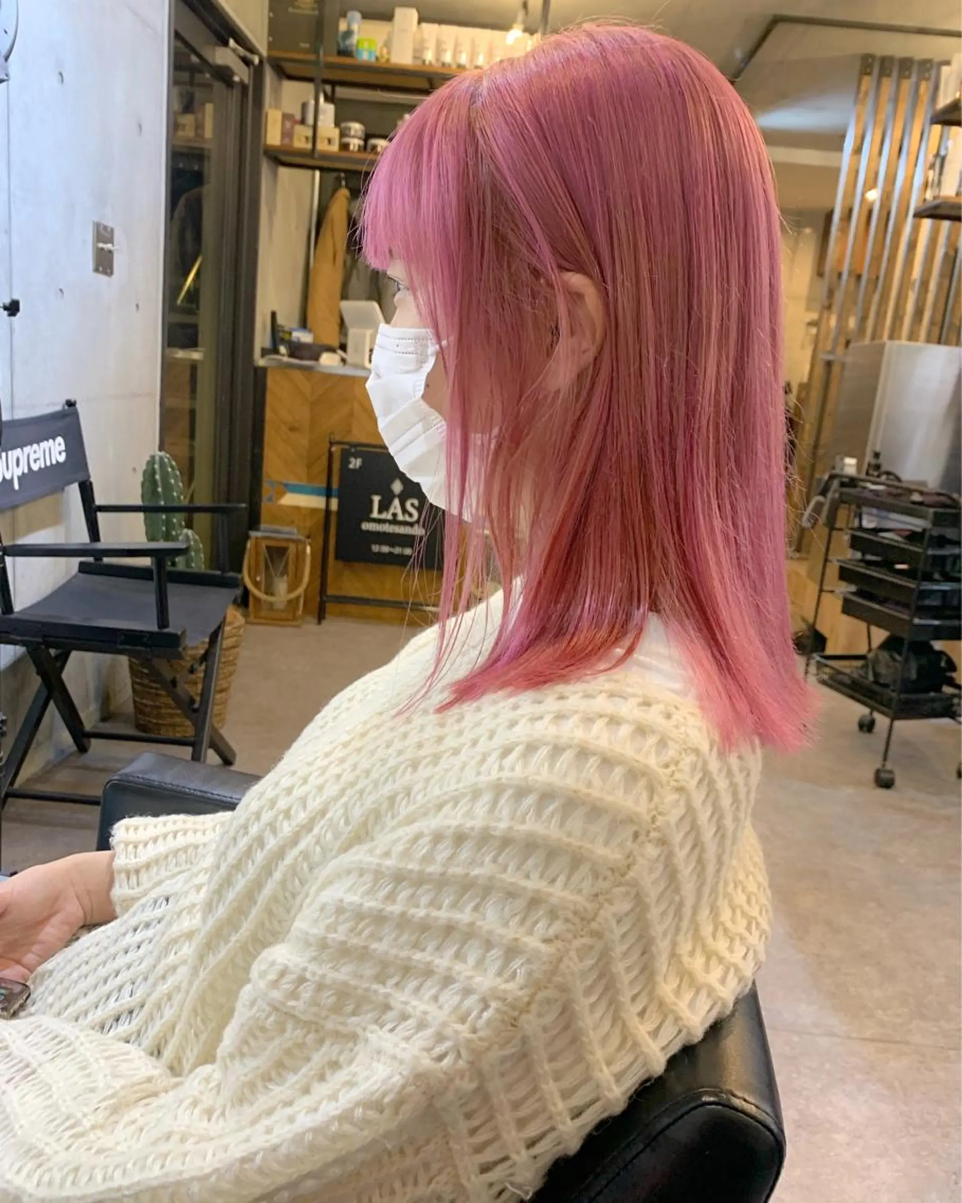 ミディアム カラー ブリーチ ケアブリーチ ピンクカラー 卒業式のヘアスタイル カット ヘアカラー トリートメント 柔らかブラウン/顔周 りレイヤー♡ユウシのヘアスタイル