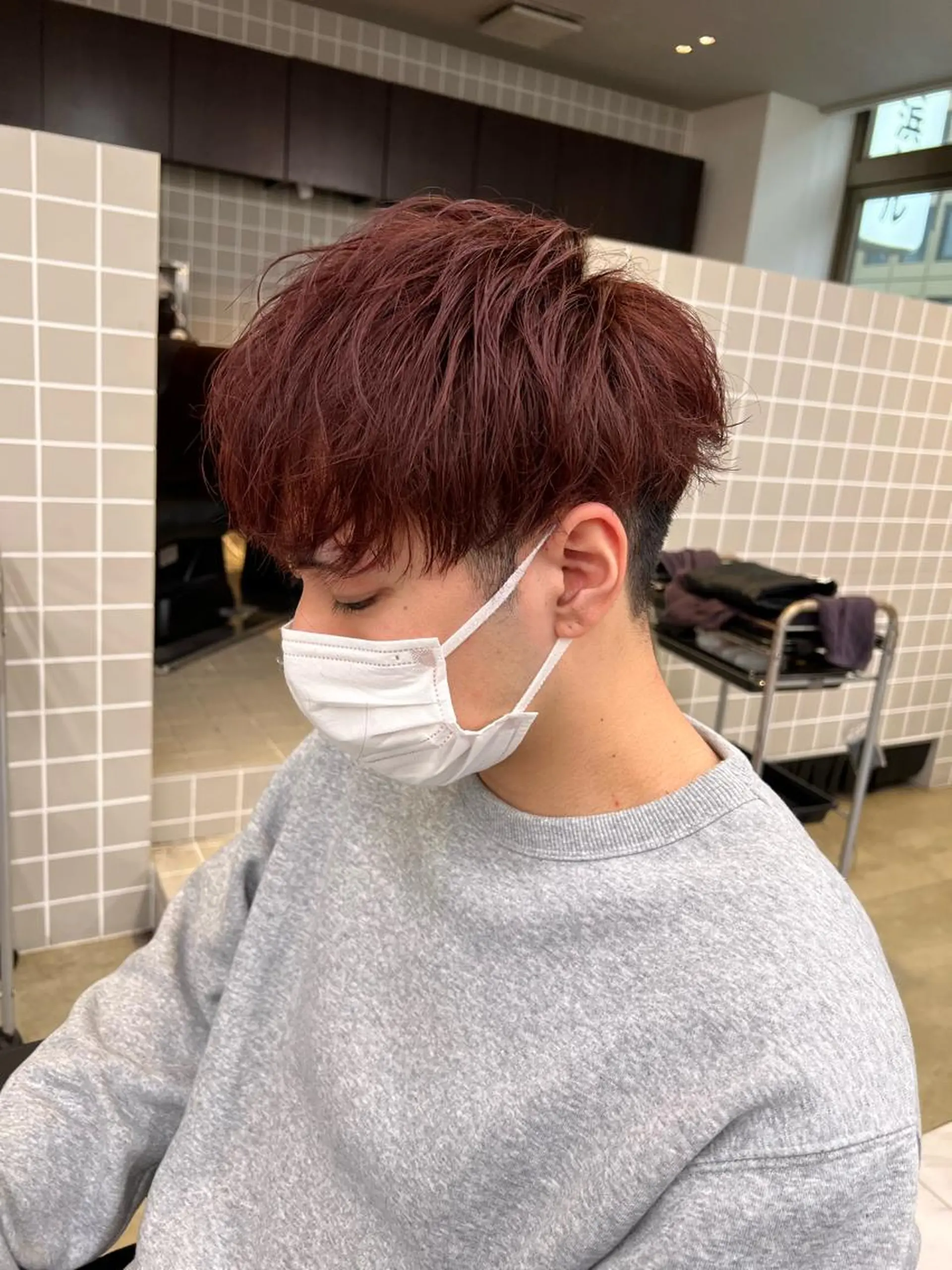 ショート カラー パーマ メンズ センターパート メンズ韓国風 韓国マッシュ マッシュウルフ マッシュ カット ヘアカラー トリートメント ヘッドスパ ヘアセット トレンド/レイヤー うる艶🪞CANDYのヘアスタイル